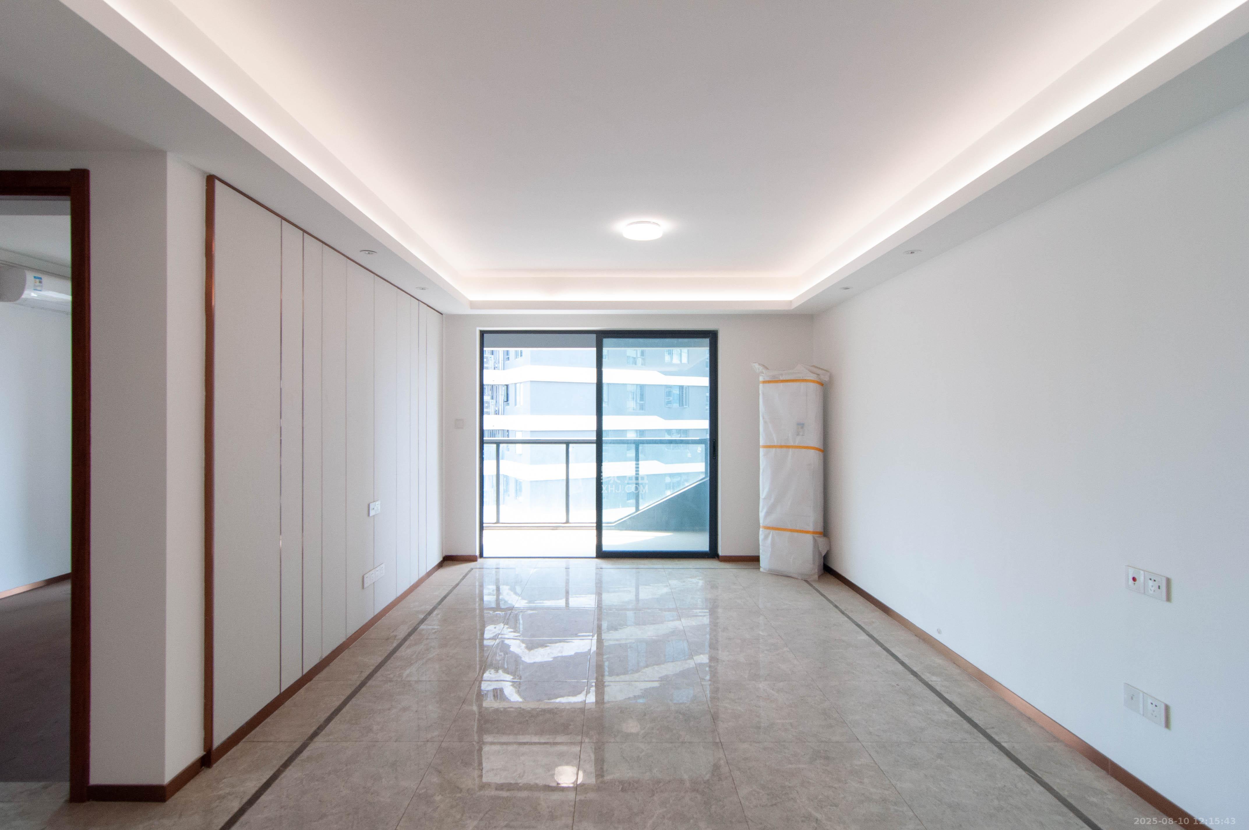 旭辉都会山 3室2厅2卫 168.0万 旭辉都会山 3室2厅2卫 168.0万客厅