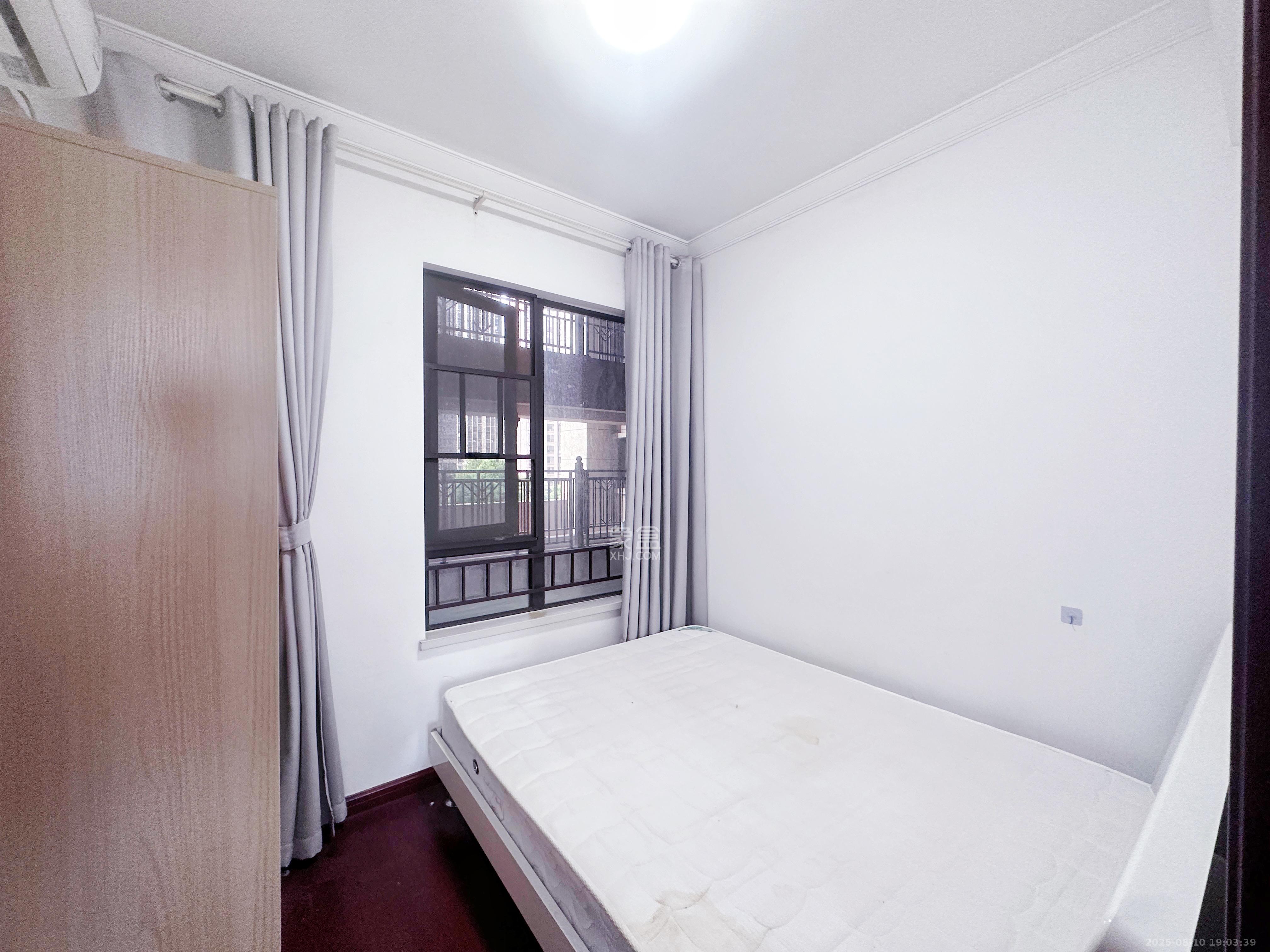 中海国际五期 3室2厅2卫 2300.0元/月 中海国际五期 3室2厅2卫 2300.0元/月室内图