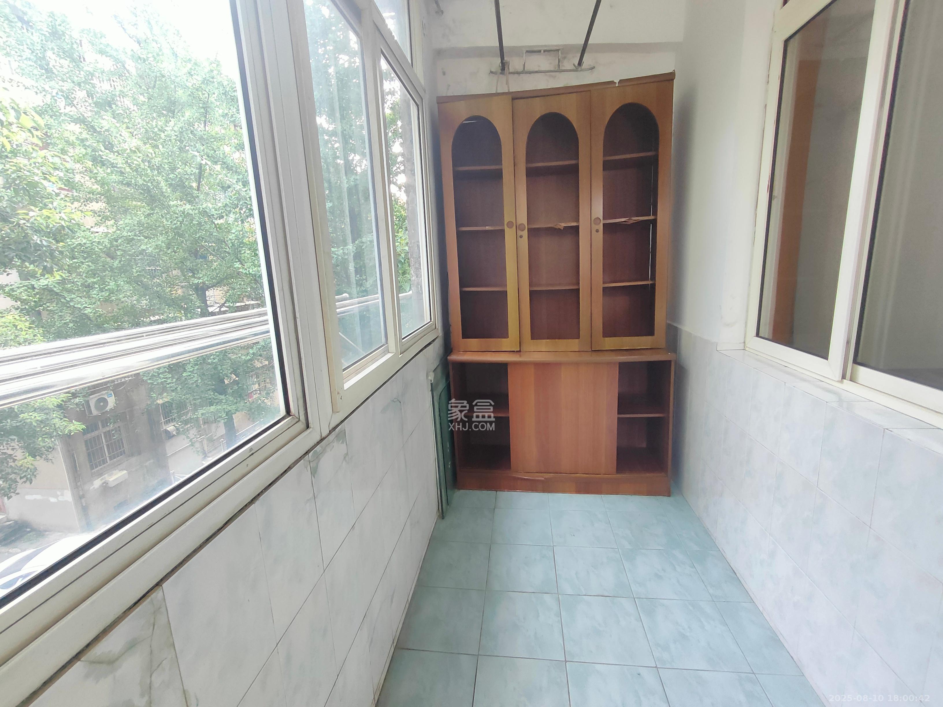 中建五局信和苑二区  2室2厅1卫   1300.00元/月室内图