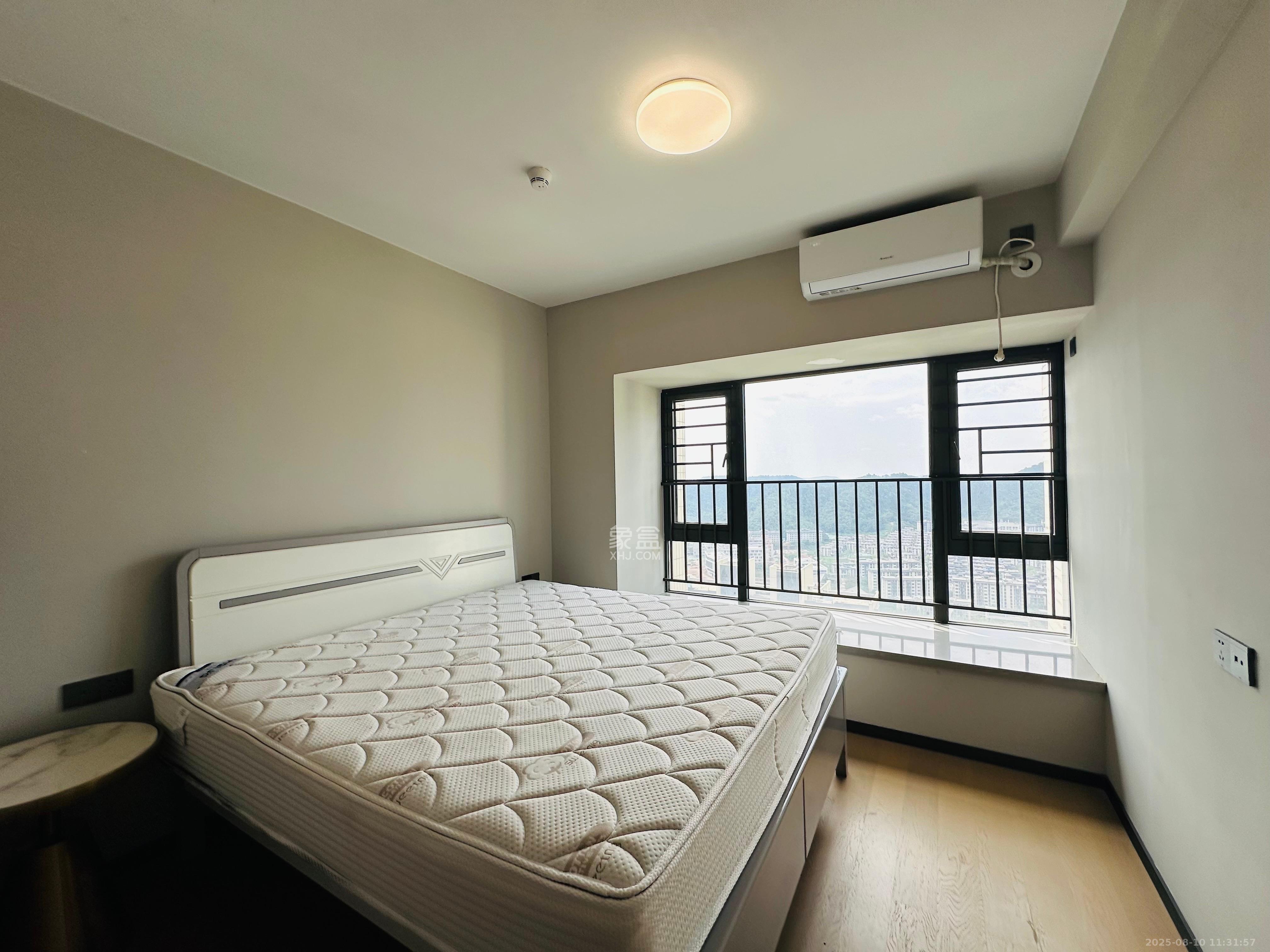 时代梅溪领峰  3室2厅2卫   3500.00元/月室内图