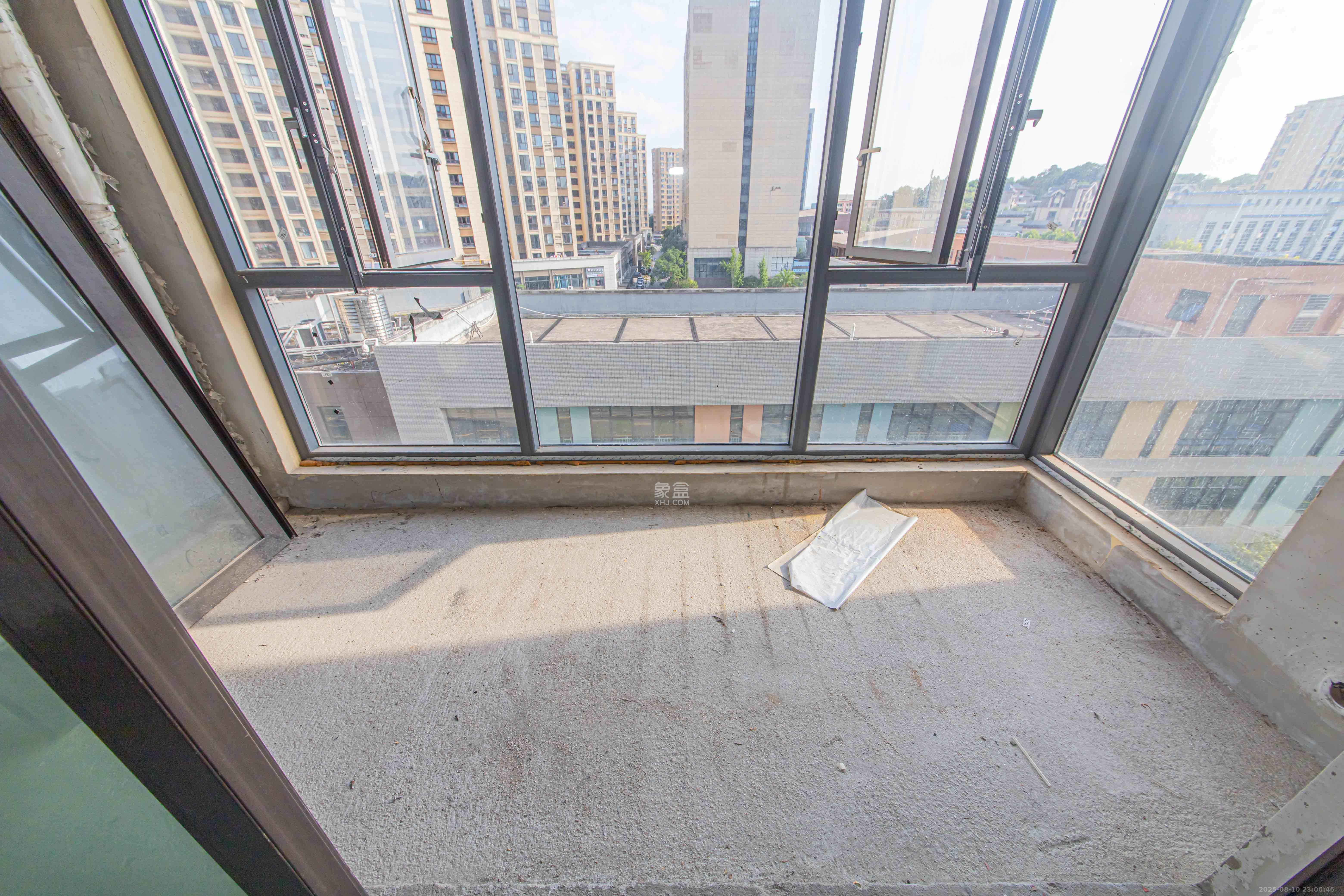 北辰中央公园E区 3室2厅2卫 125.0万 北辰中央公园E区 3室2厅2卫 125.0万阳台