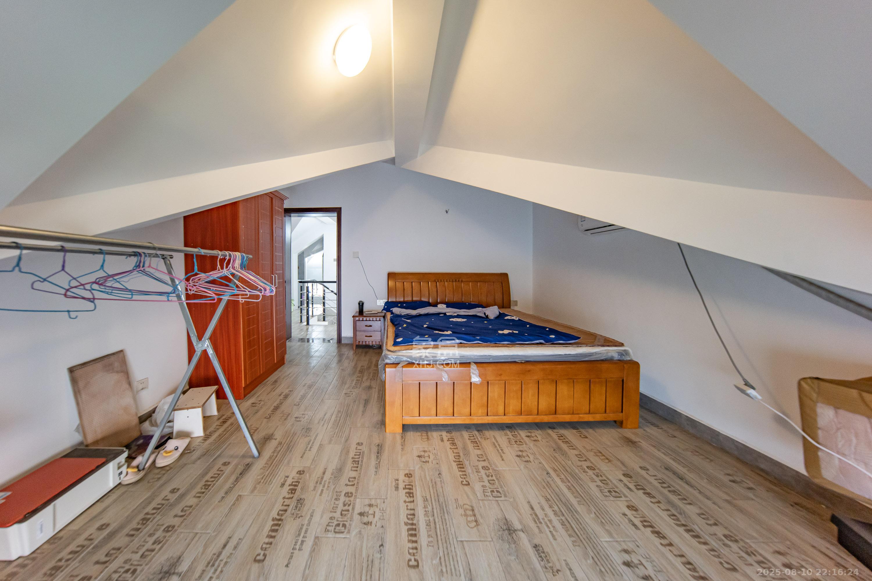 含浦家苑  5室2厅2卫    64.8万卧室