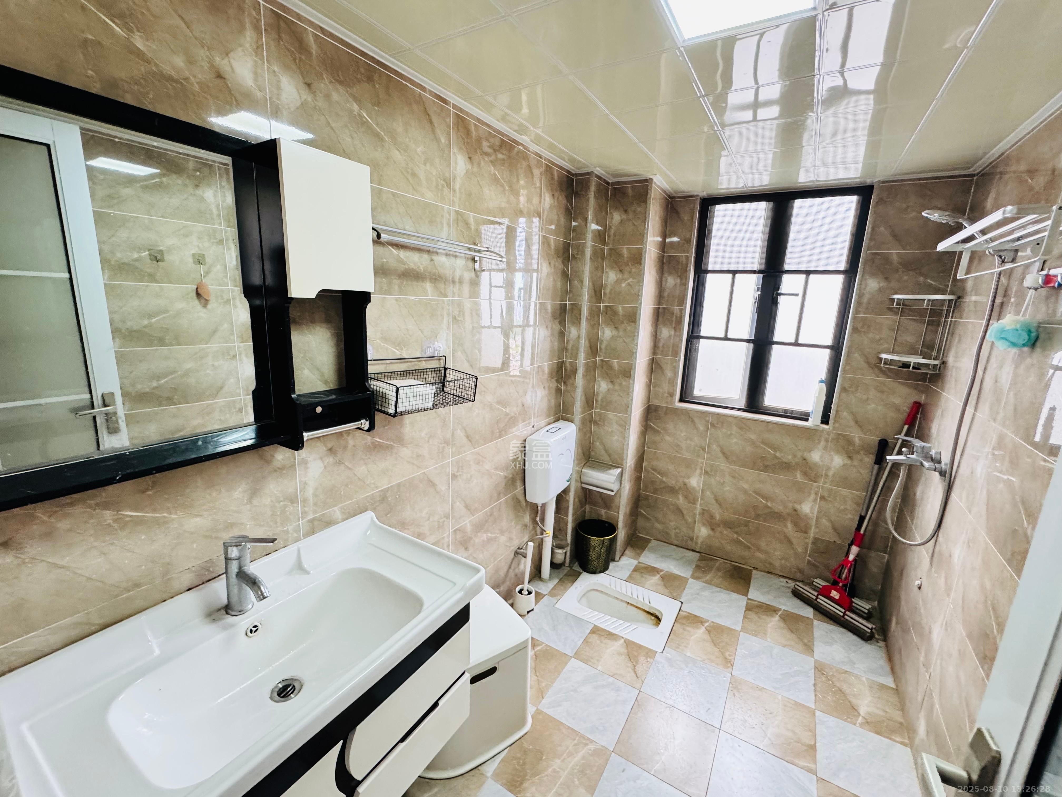 半山壹号  2室2厅1卫    2500.0元/月室内图