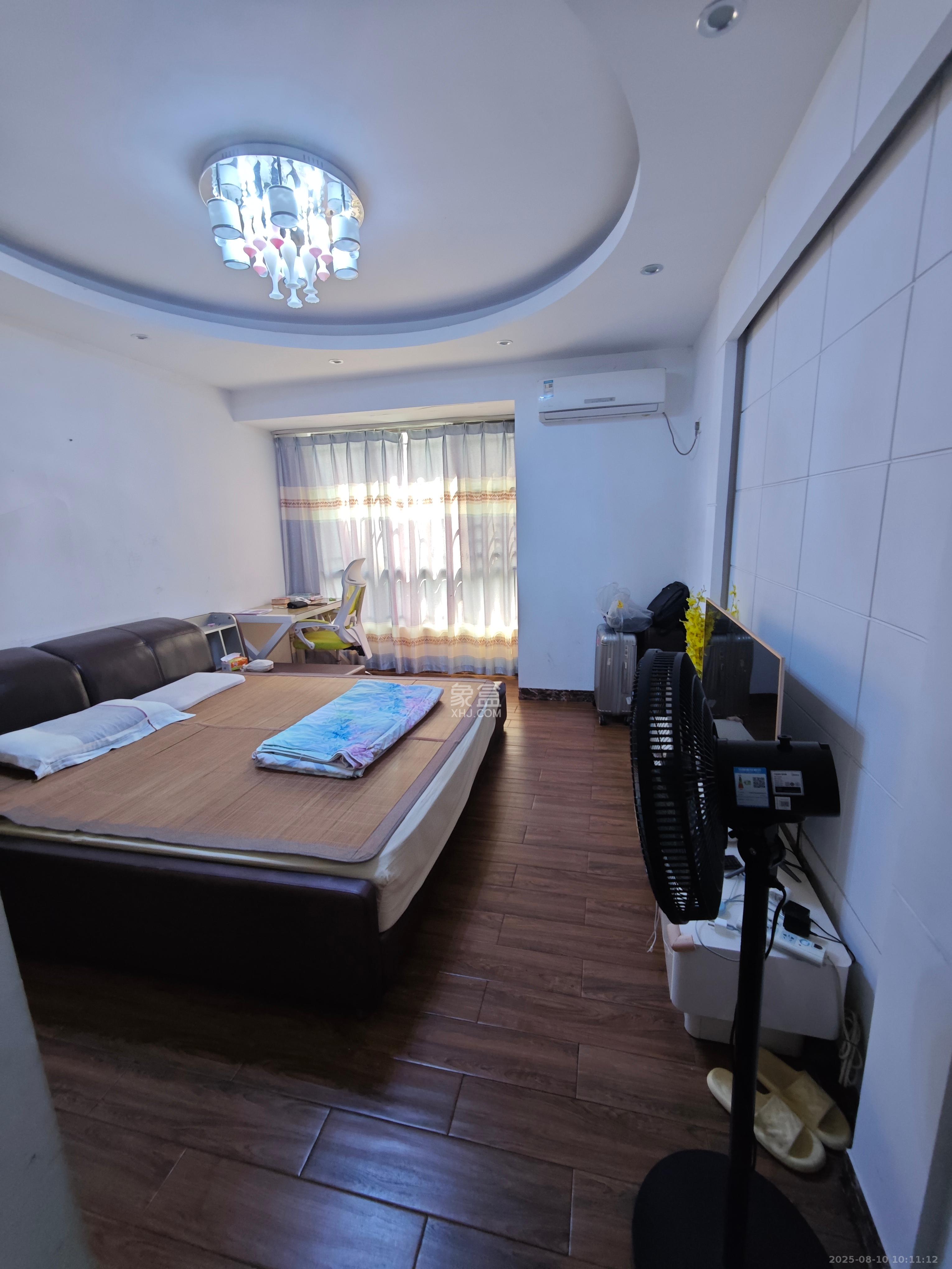 佳兆业水岸新都  4室2厅1卫    2000.0元/月室内图