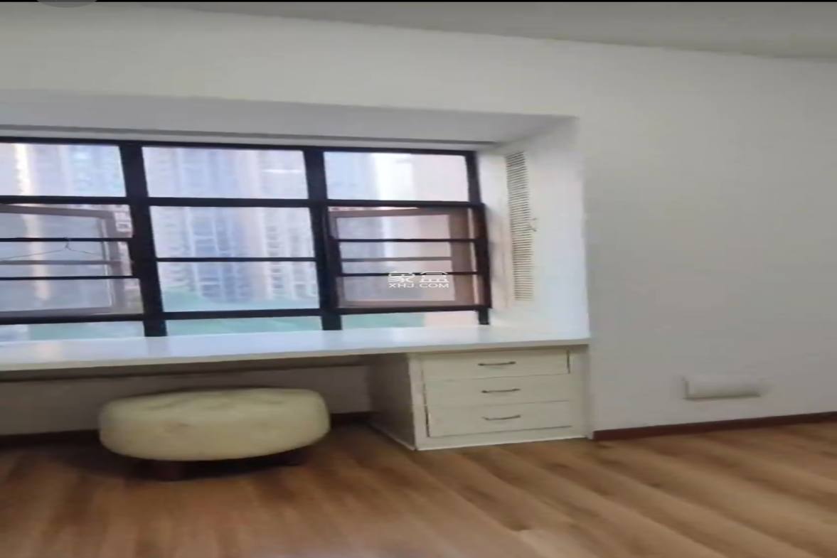 众一桂府 4室2厅2卫 76.8万 众一桂府 4室2厅2卫 76.8万客厅