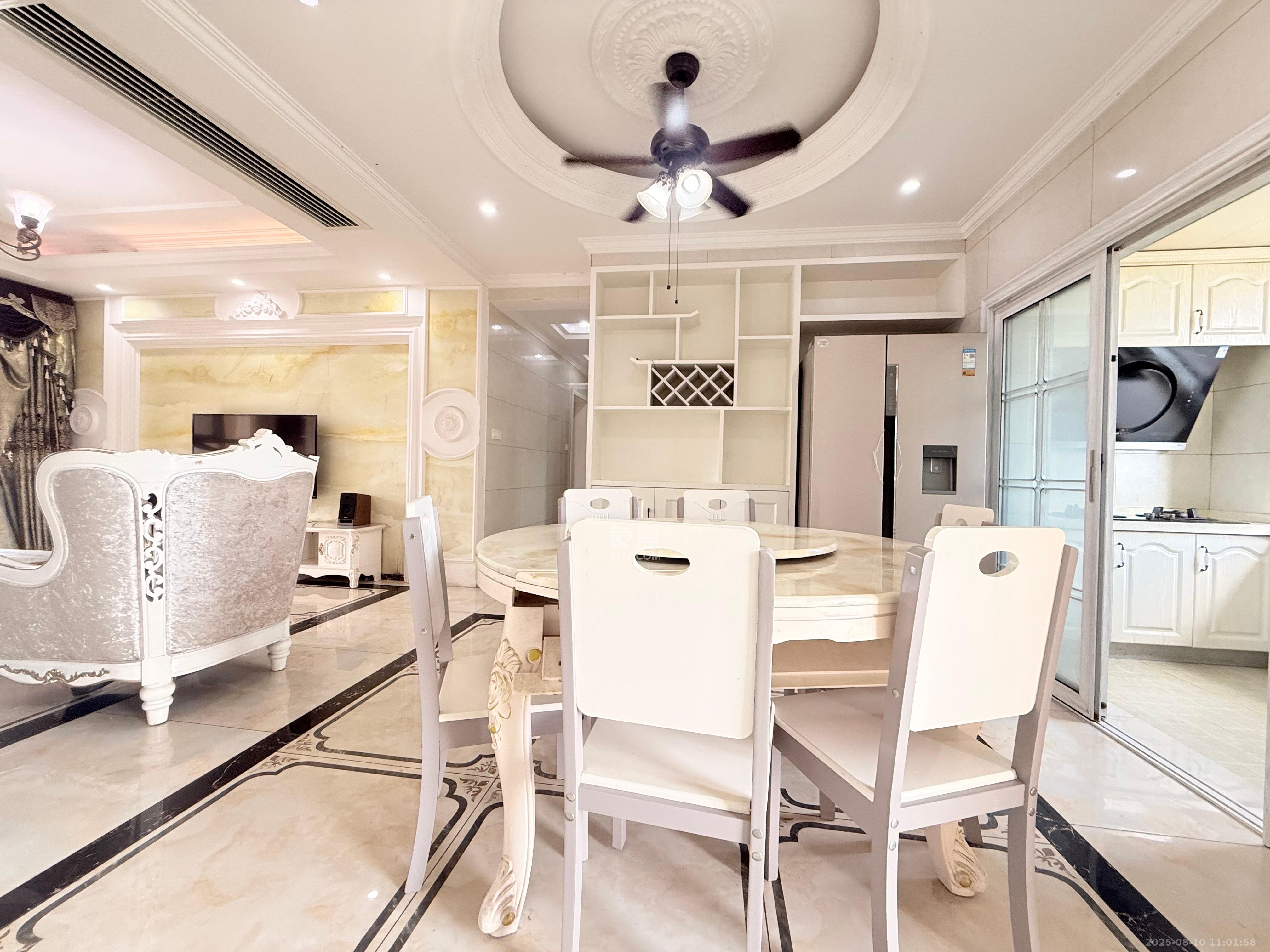 万里时代 4室2厅2卫 3200.0元/月 万里时代 4室2厅2卫 3200.0元/月室内图