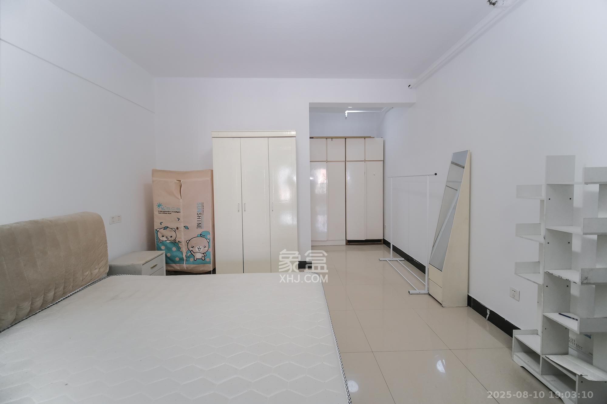 山水湾  1室1厅1卫    34.0万 山水湾  1室1厅1卫    34.0万卧室