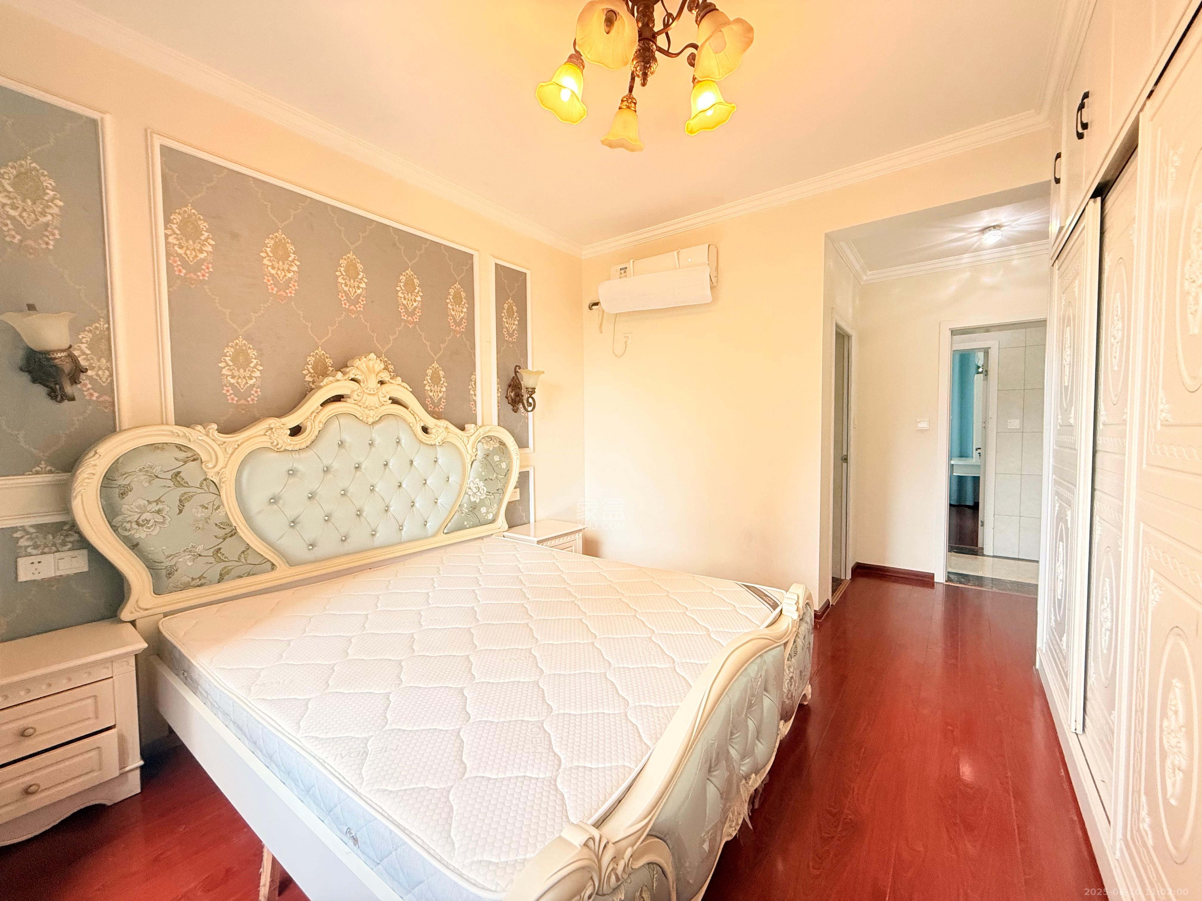 万里时代 4室2厅2卫 3200.0元/月 万里时代 4室2厅2卫 3200.0元/月室内图