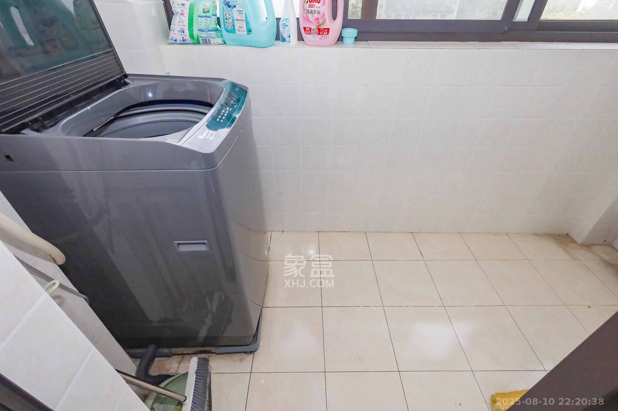 阳光丽城一期 4室2厅2卫 148.0万 阳光丽城一期 4室2厅2卫 148.0万其他