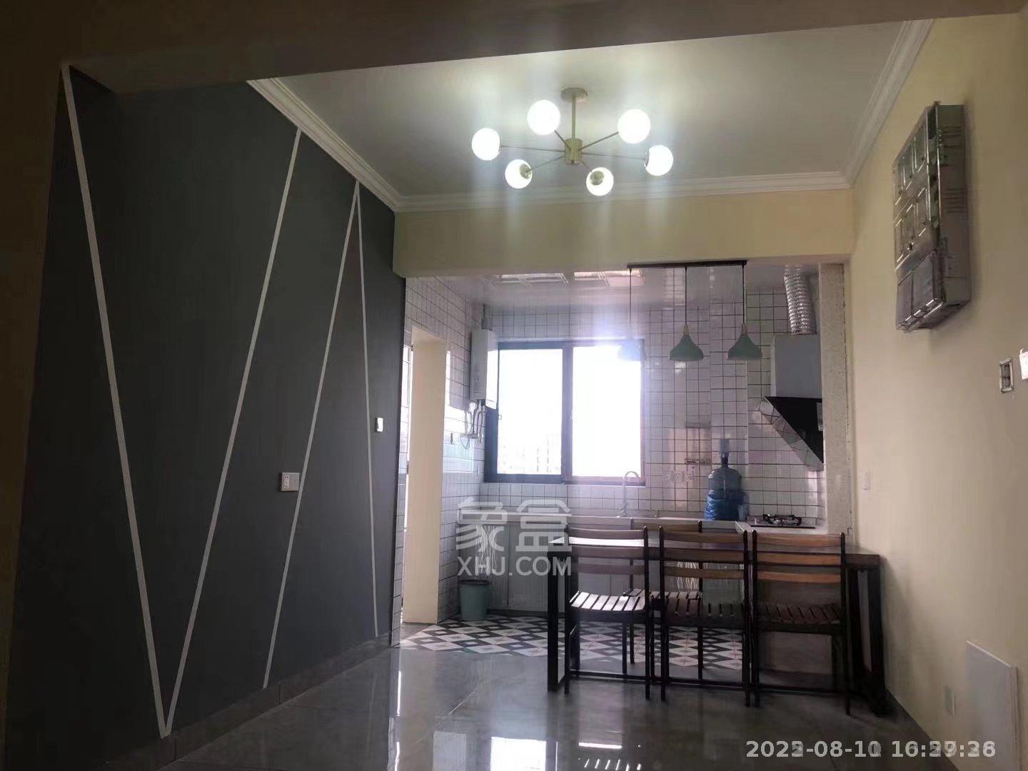 学府时代 1室1厅1卫 700.0元/月 学府时代 1室1厅1卫 700.0元/月室内图