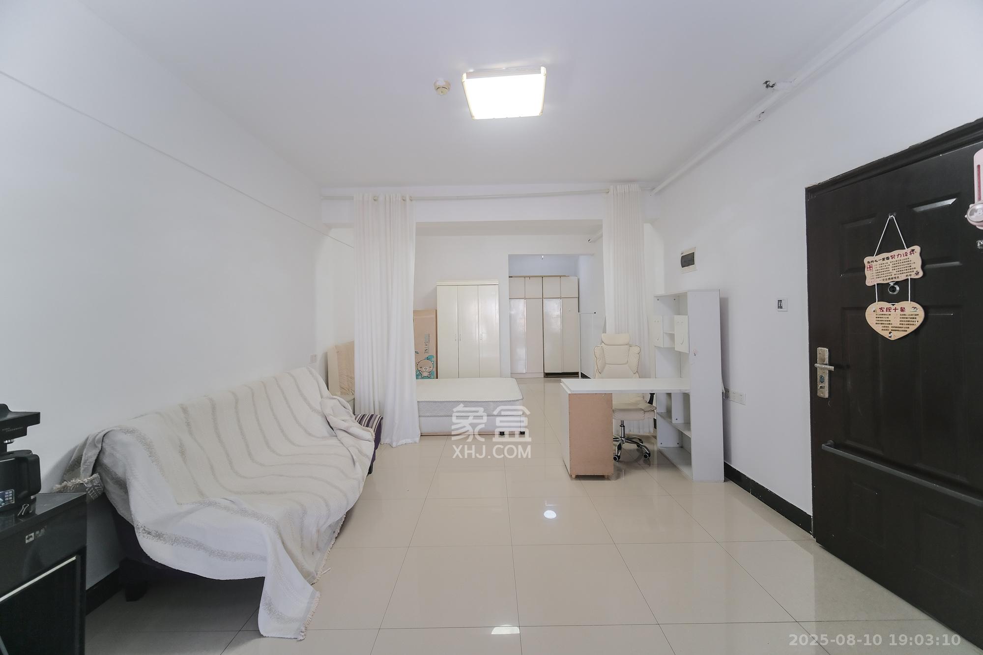 山水湾  1室1厅1卫    34.0万 山水湾  1室1厅1卫    34.0万客厅