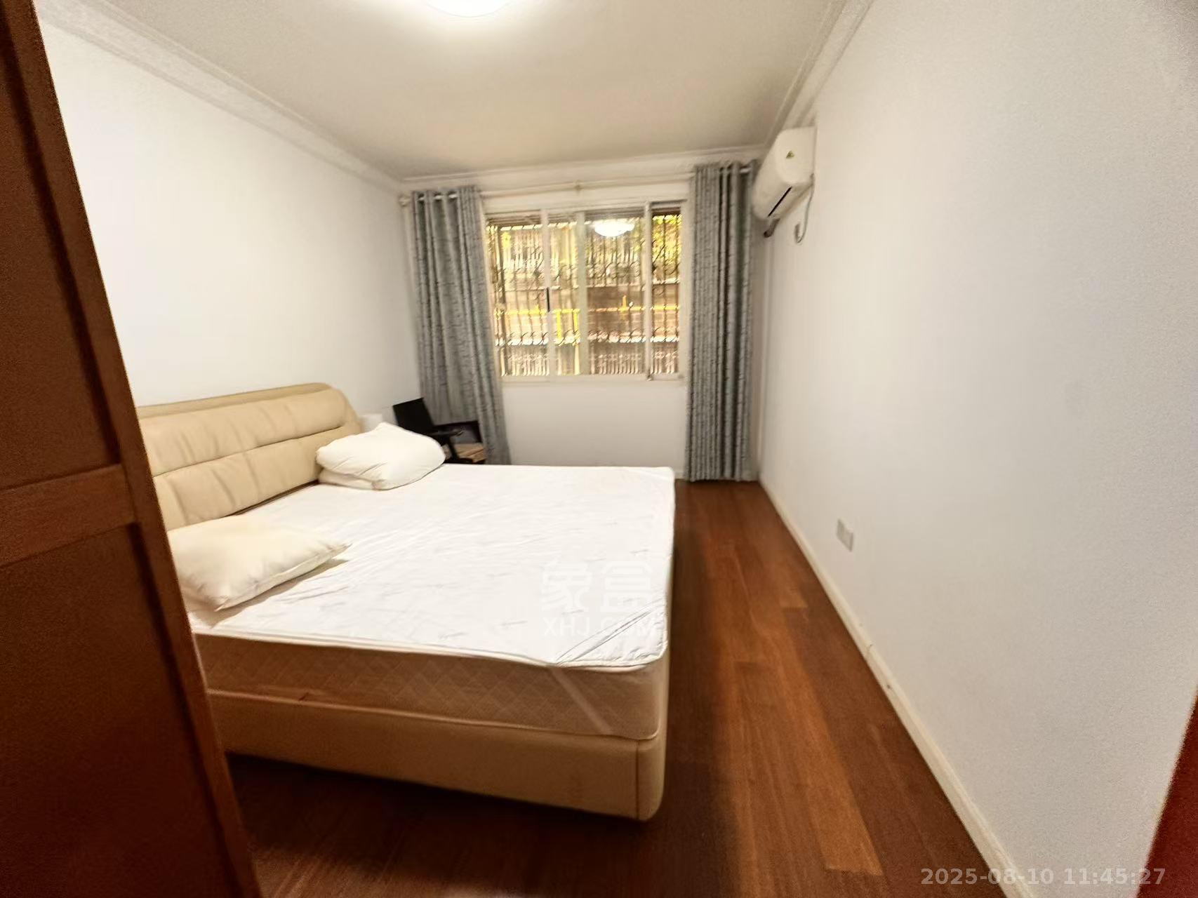 省建苑小区  3室2厅1卫    3300.0元/月 省建苑小区  3室2厅1卫    3300.0元/月室内图