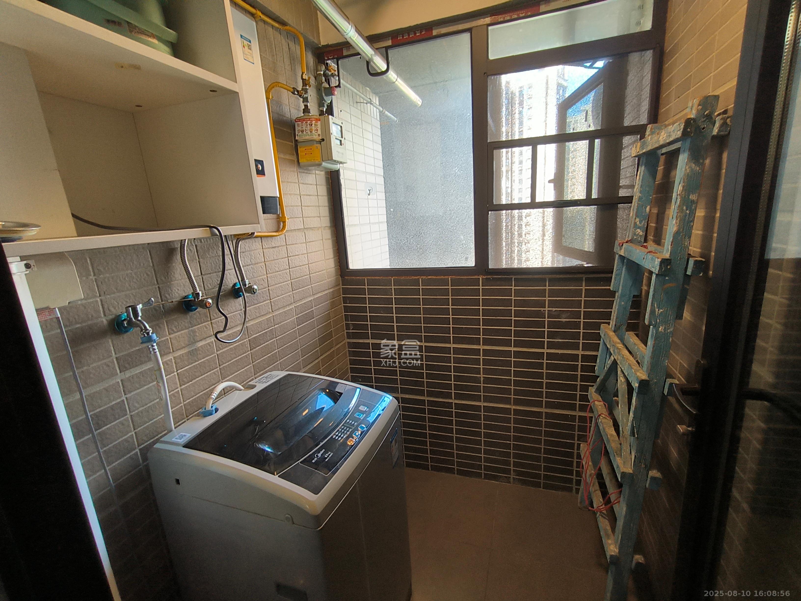 时代倾城三期  2室2厅1卫    1800.0元/月室内图