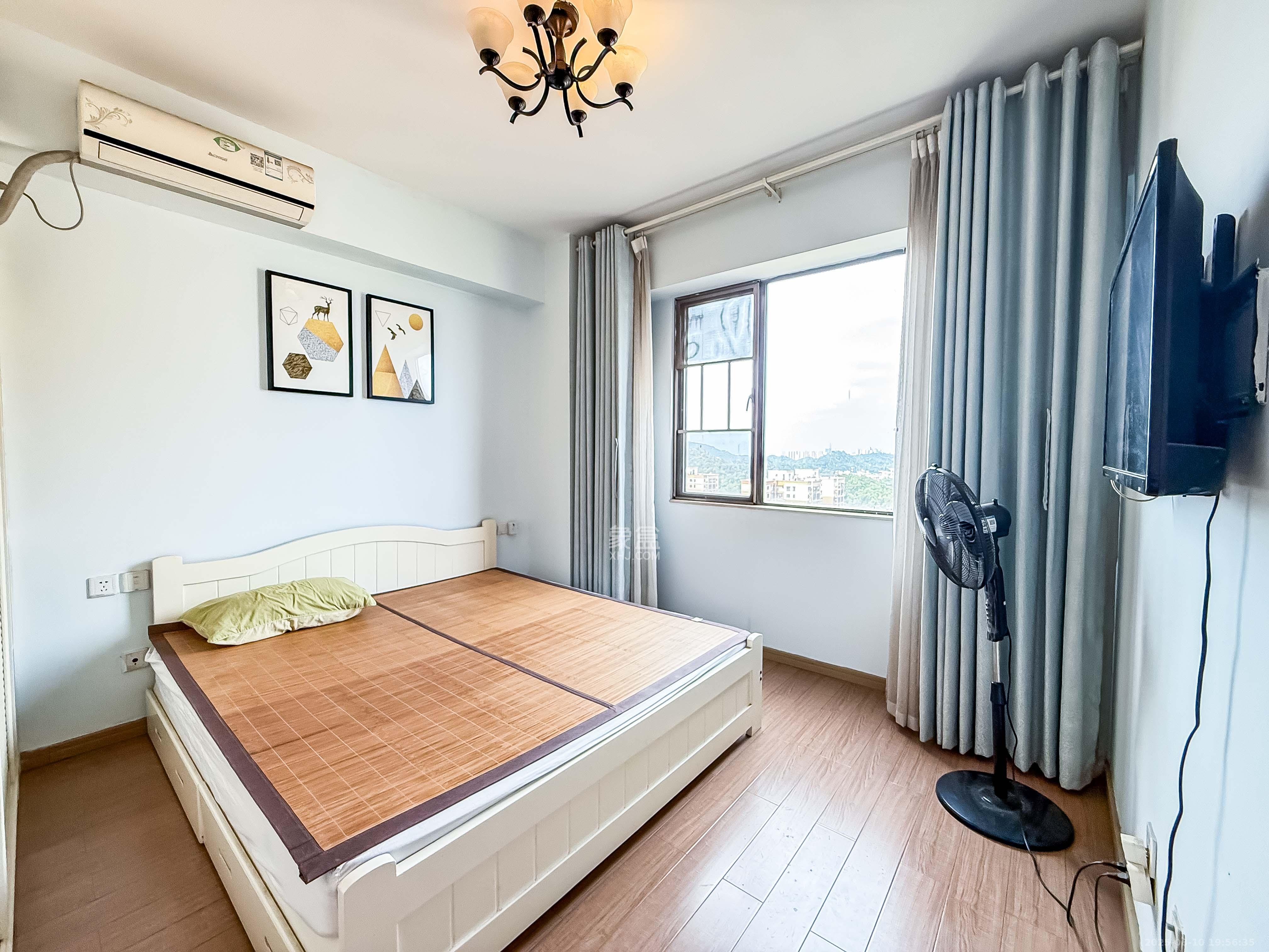 麓谷小镇  3室2厅1卫    58.5万 麓谷小镇  3室2厅1卫    58.5万卧室