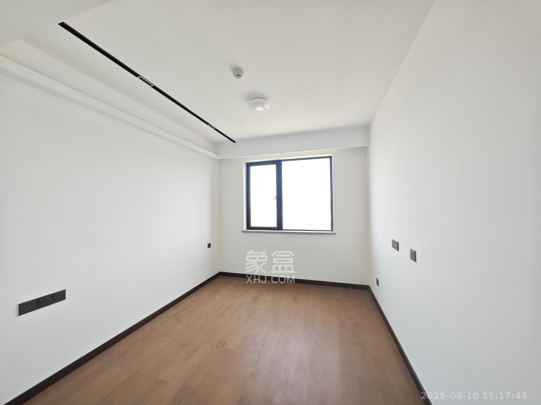 万科魅力之城  4室2厅3卫    267.88万 万科魅力之城  4室2厅3卫    267.88万卧室