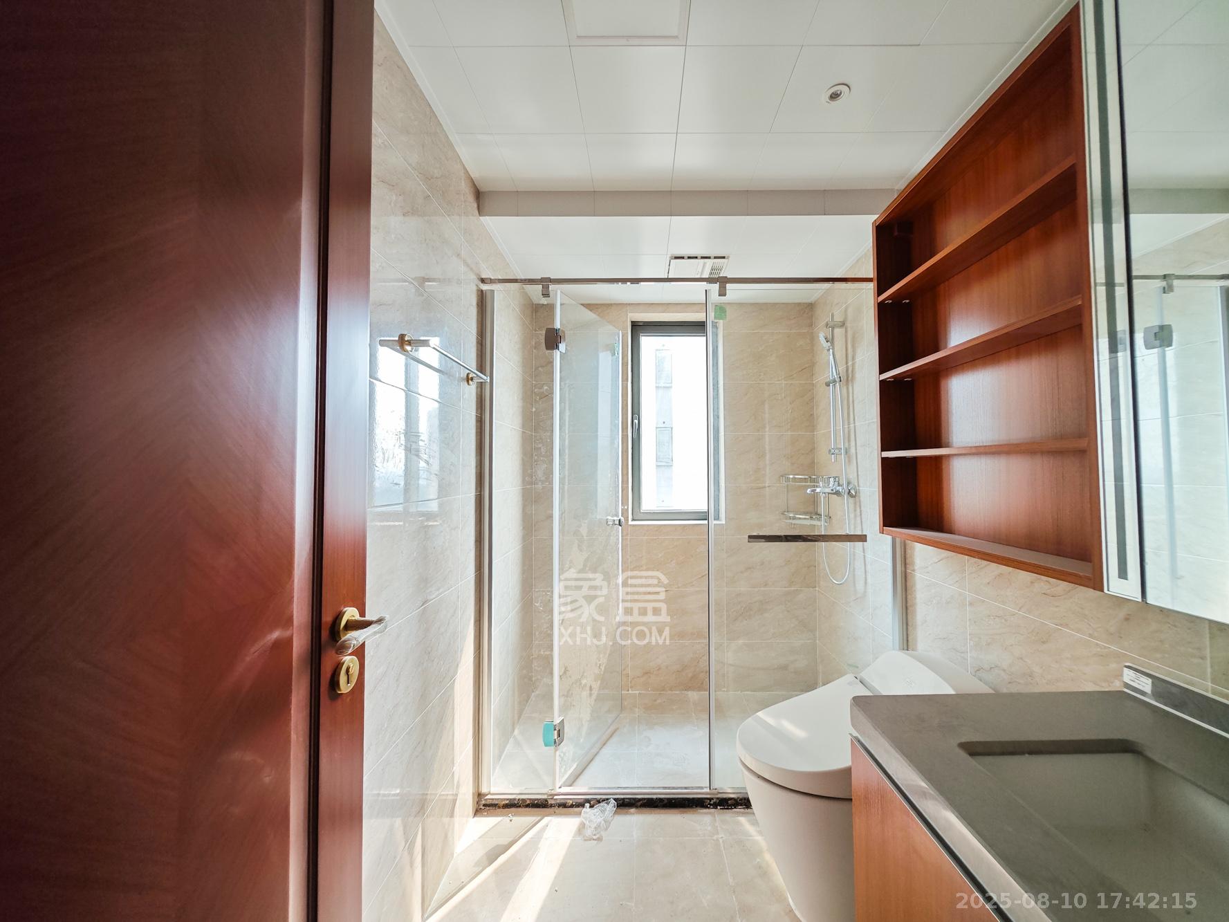 恒大御景天下城二期 3室2厅2卫 97.0万 恒大御景天下城二期 3室2厅2卫 97.0万卫生间