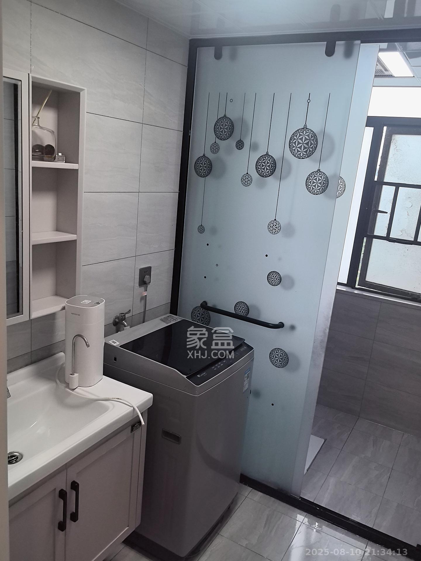 金鹰玖珑山 4室2厅2卫 2900.0元/月 金鹰玖珑山 4室2厅2卫 2900.0元/月室内图