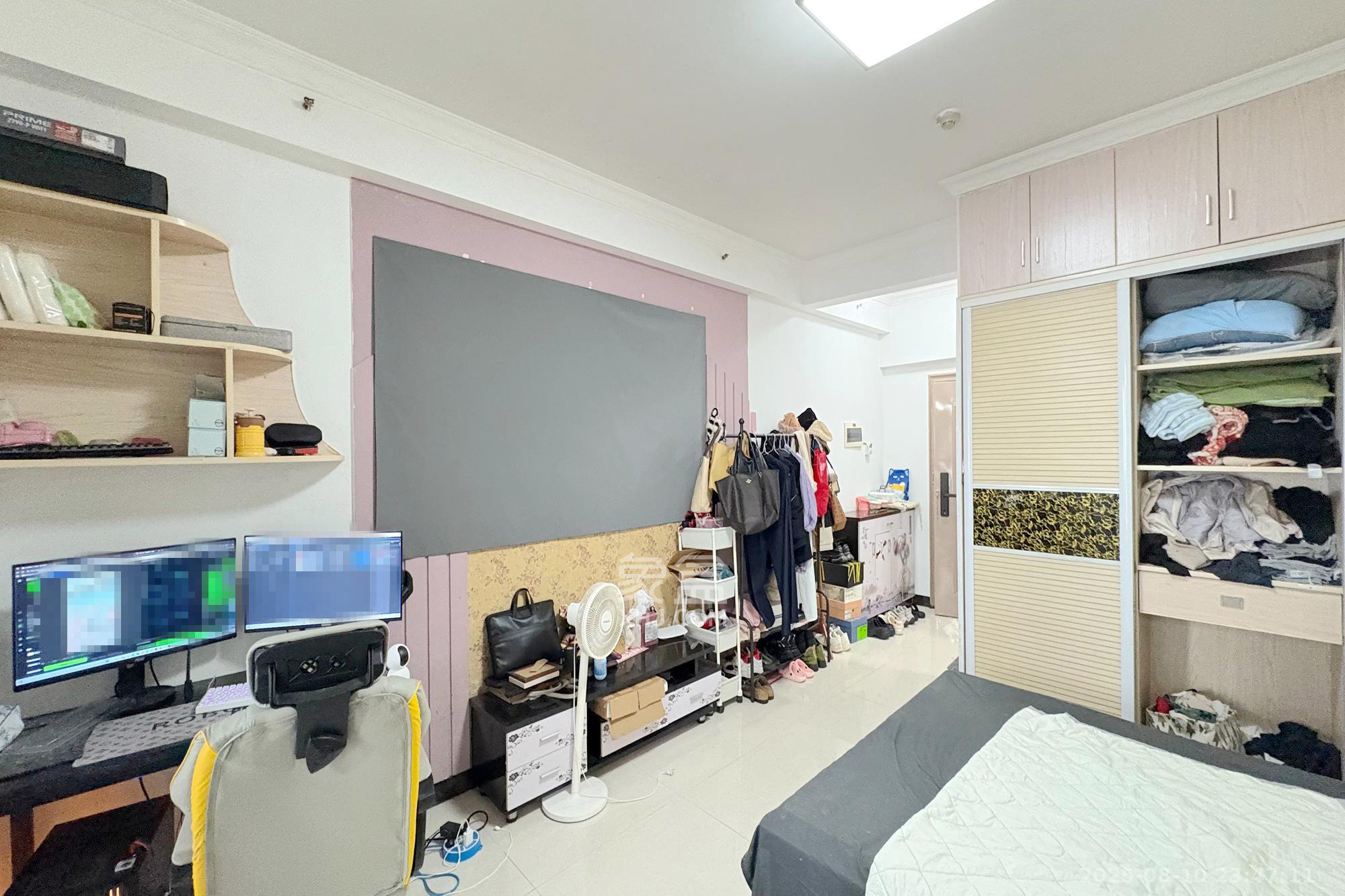 湘域相遇  1室1厅1卫   30.00万客厅