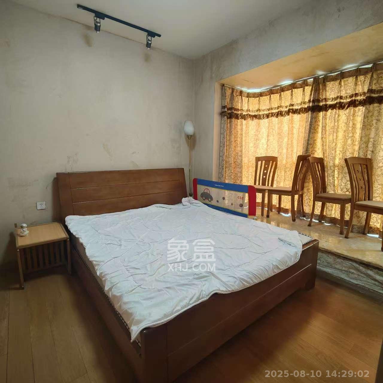 盛世美居荷园  3室2厅2卫   3000.00元/月