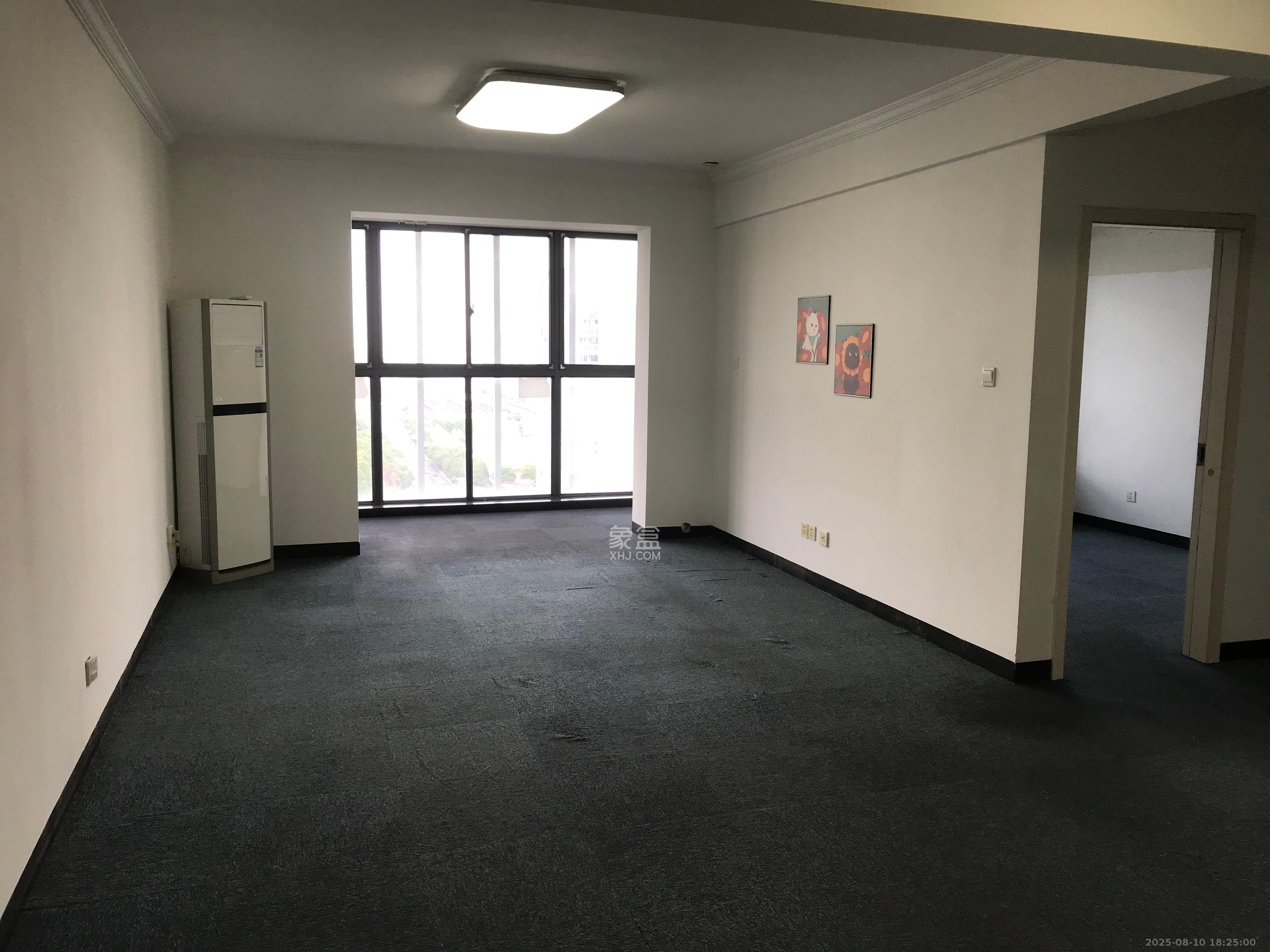 财富港湾（绿领大厦）  2室1厅1卫    2200.0元/月室内图