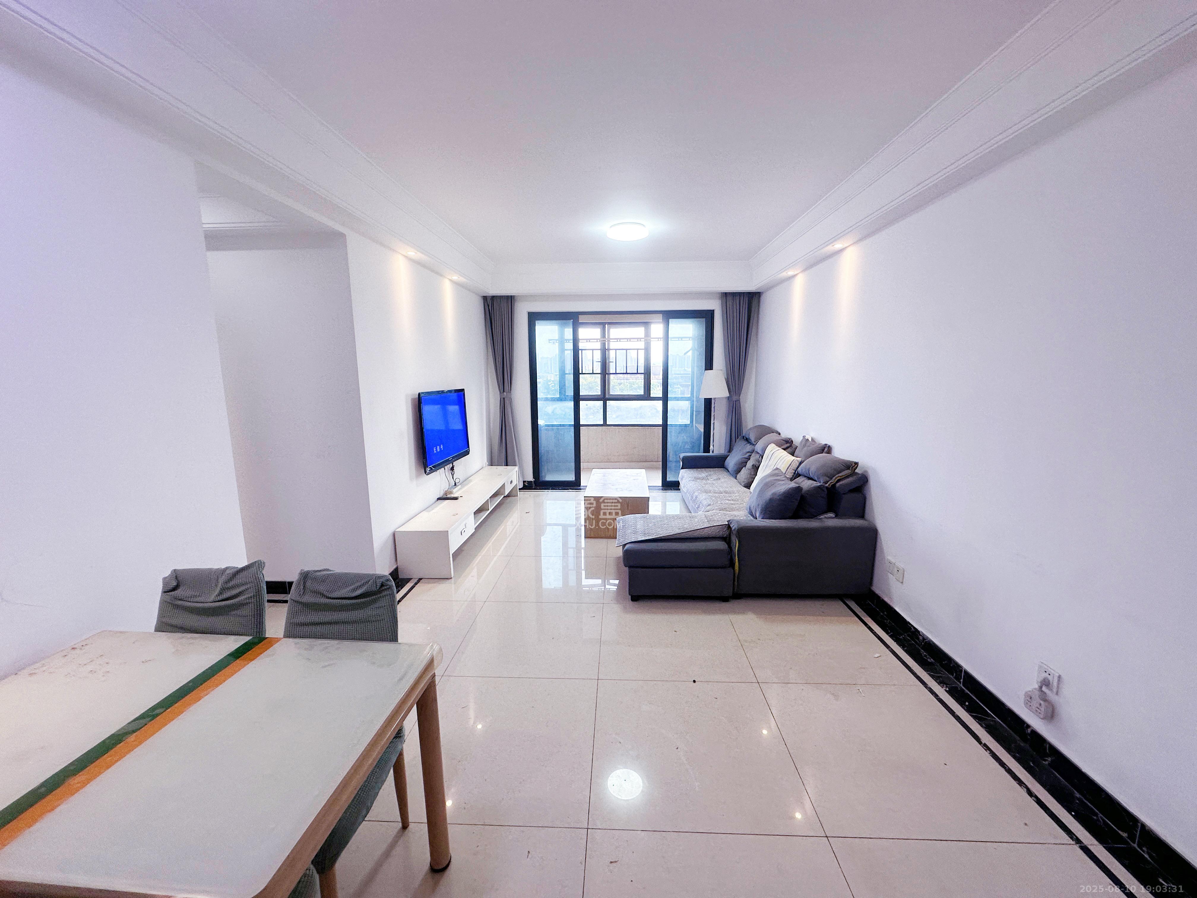 中海国际五期 3室2厅2卫 2300.0元/月 中海国际五期 3室2厅2卫 2300.0元/月室内图