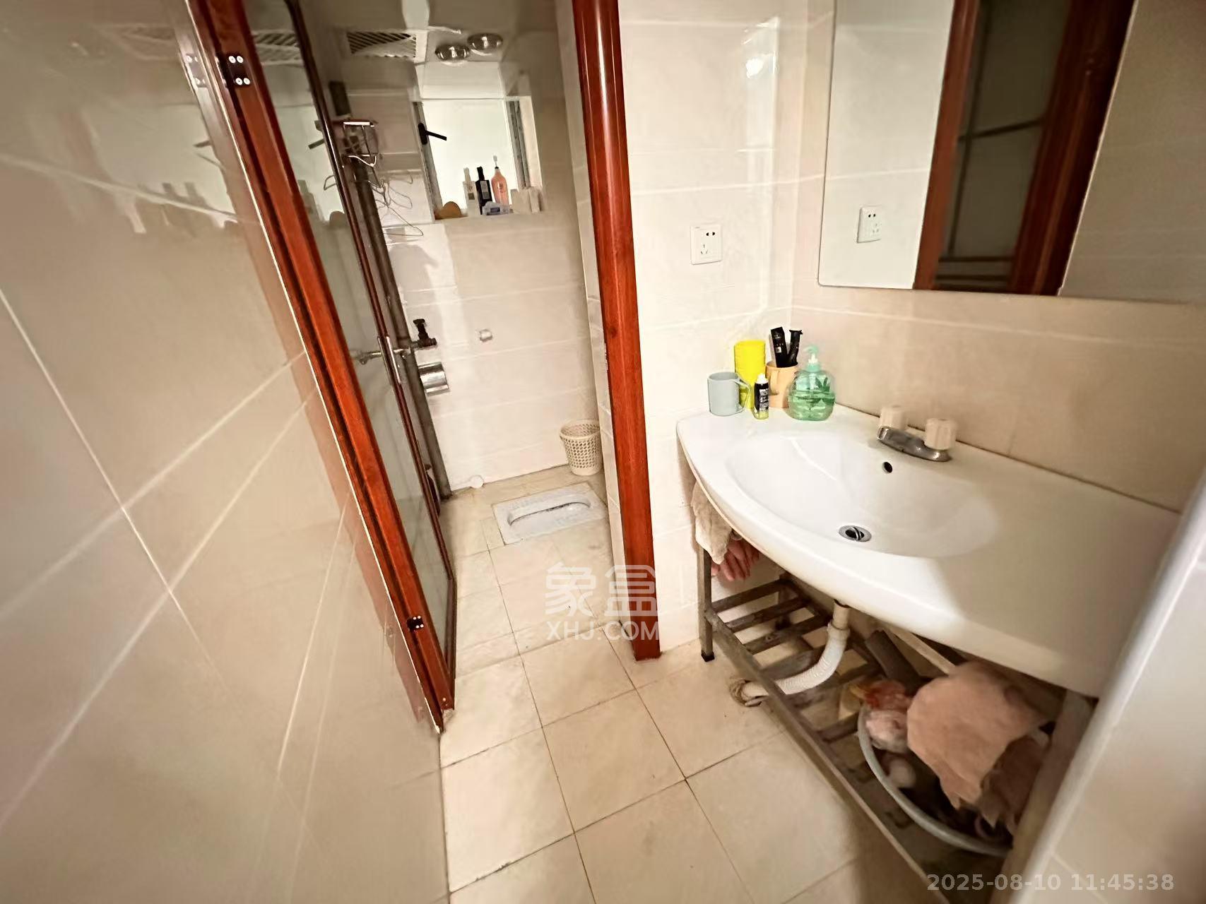 省建苑小区  3室2厅1卫    3300.0元/月 省建苑小区  3室2厅1卫    3300.0元/月室内图