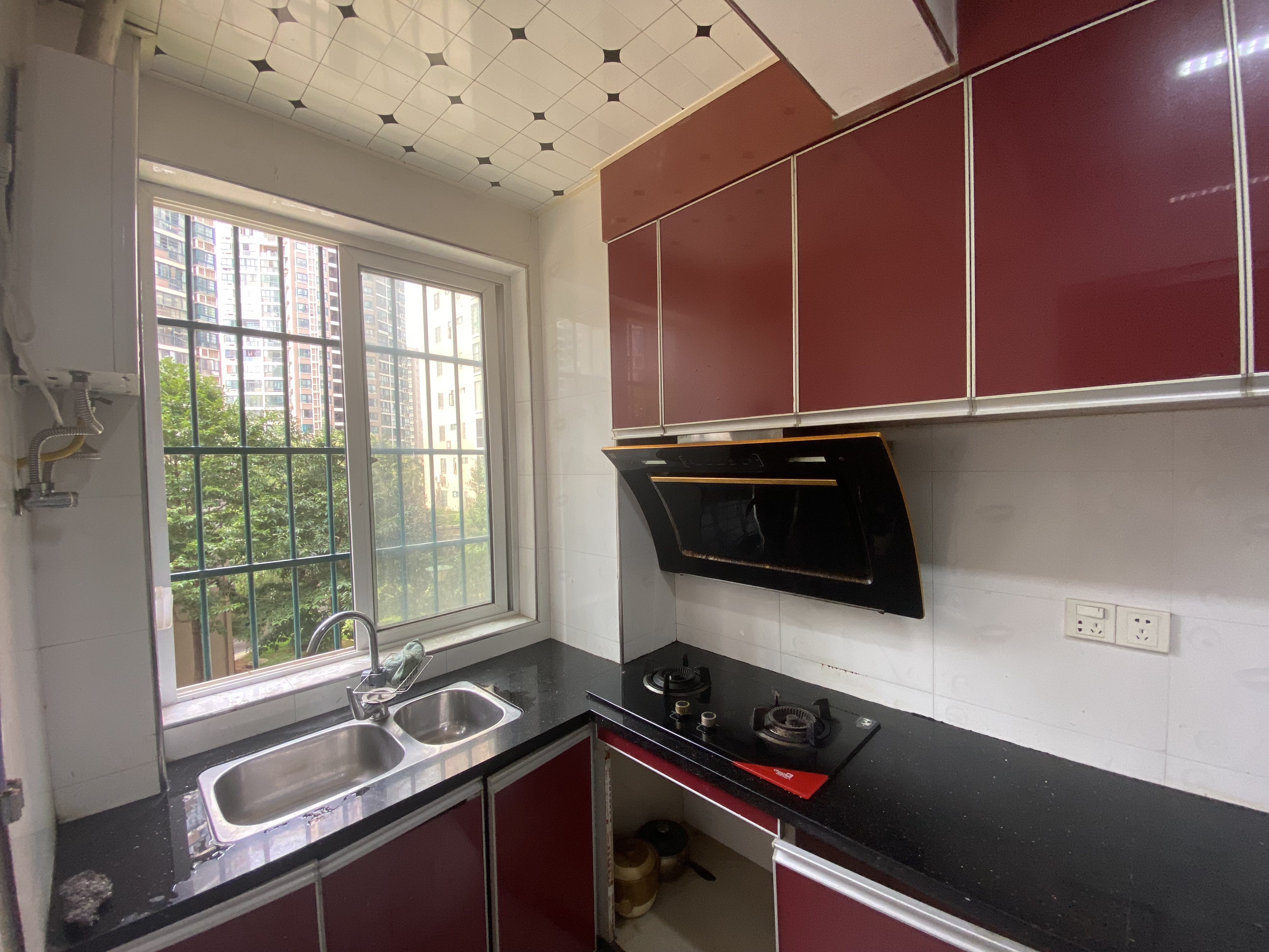 冠都现代城(冠都幸福彼岸) 3室2厅2卫 2000.0元/月 冠都现代城(冠都幸福彼岸) 3室2厅2卫 2000.0元/月室内图