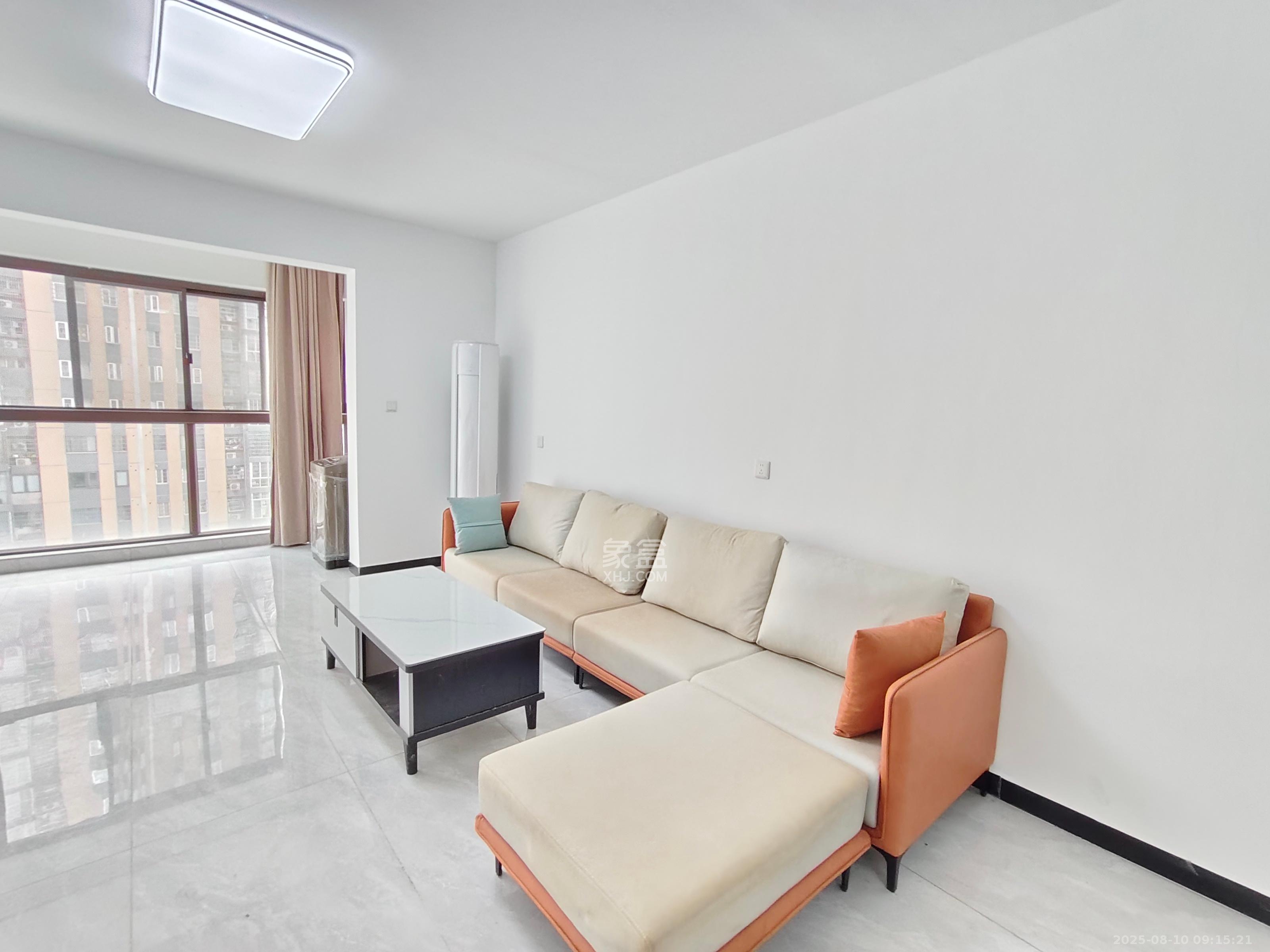 城发恒伟星雅韵(恒伟星辉苑)  4室2厅2卫    3500.0元/月 城发恒伟星雅韵(恒伟星辉苑)  4室2厅2卫    3500.0元/月