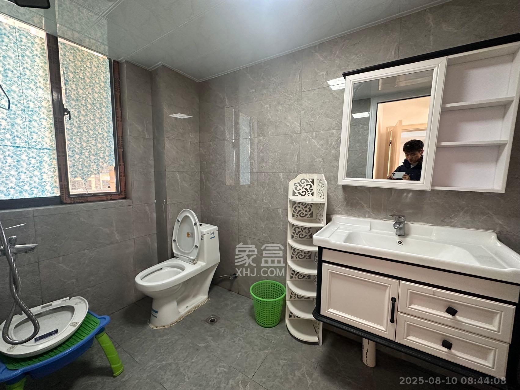 西湖鸿运佳苑  1室0厅0卫    2500.0元/月室内图