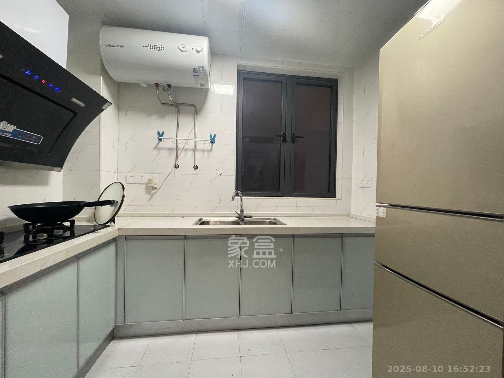 建发中央悦府  2室2厅1卫   2400.00元/月室内图