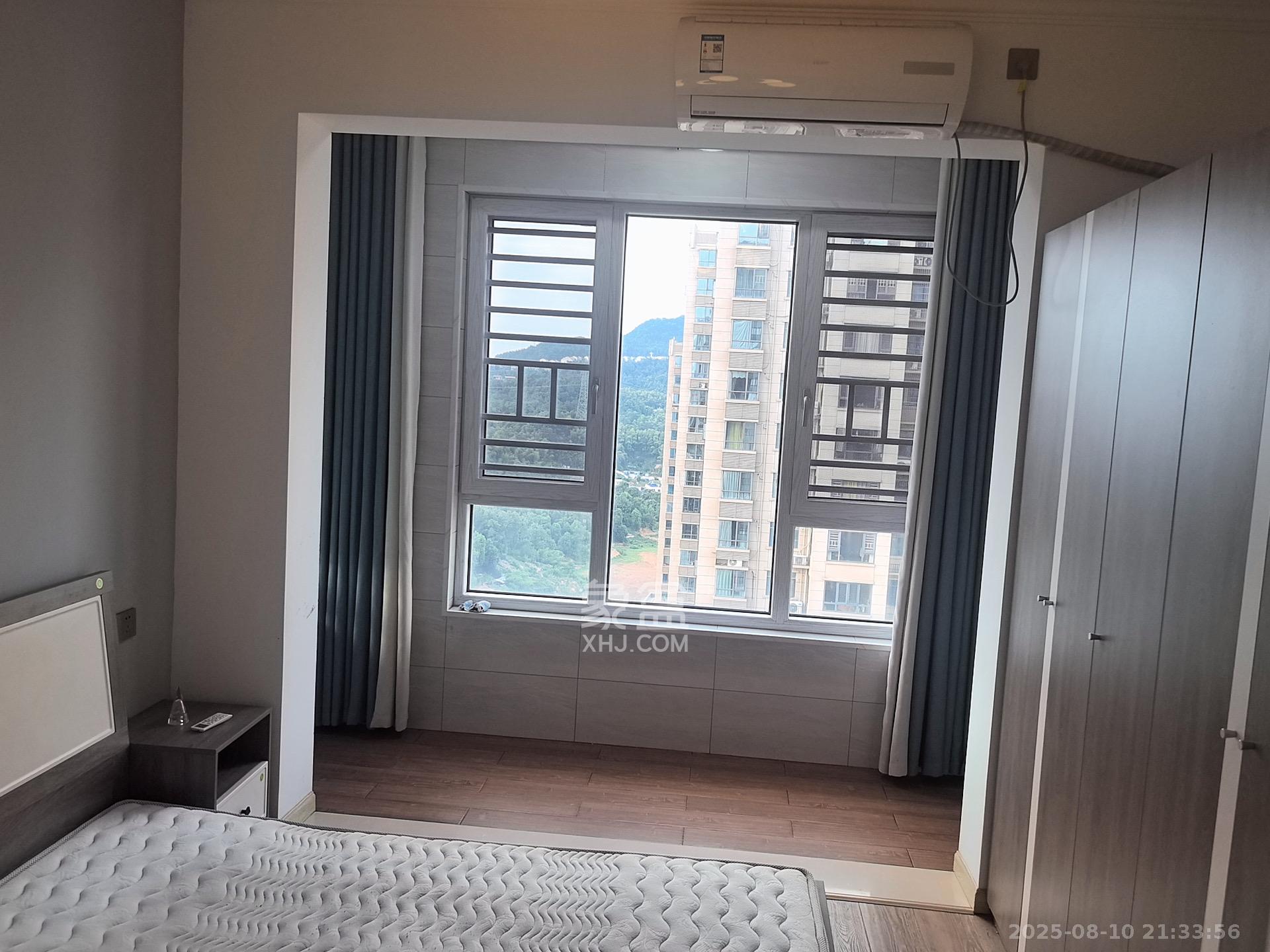 金鹰玖珑山 4室2厅2卫 2900.0元/月 金鹰玖珑山 4室2厅2卫 2900.0元/月室内图