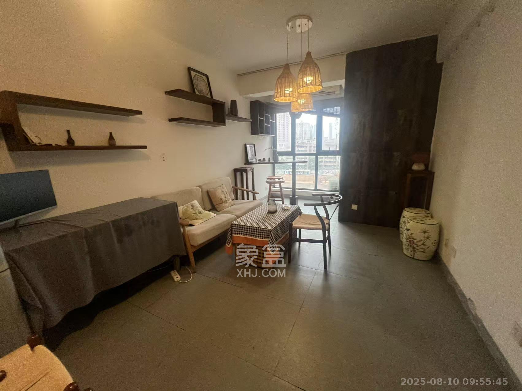 中天广场  1室1厅1卫    2400.0元/月 中天广场  1室1厅1卫    2400.0元/月室内图