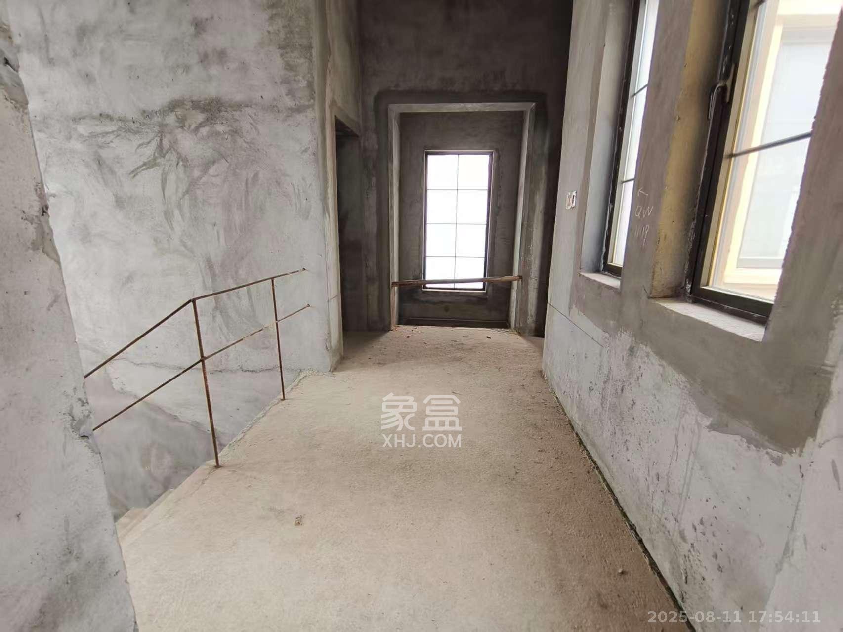 中粮北纬28°别墅 8室4厅4卫 8000.0元/月 中粮北纬28°别墅 8室4厅4卫 8000.0元/月室内图