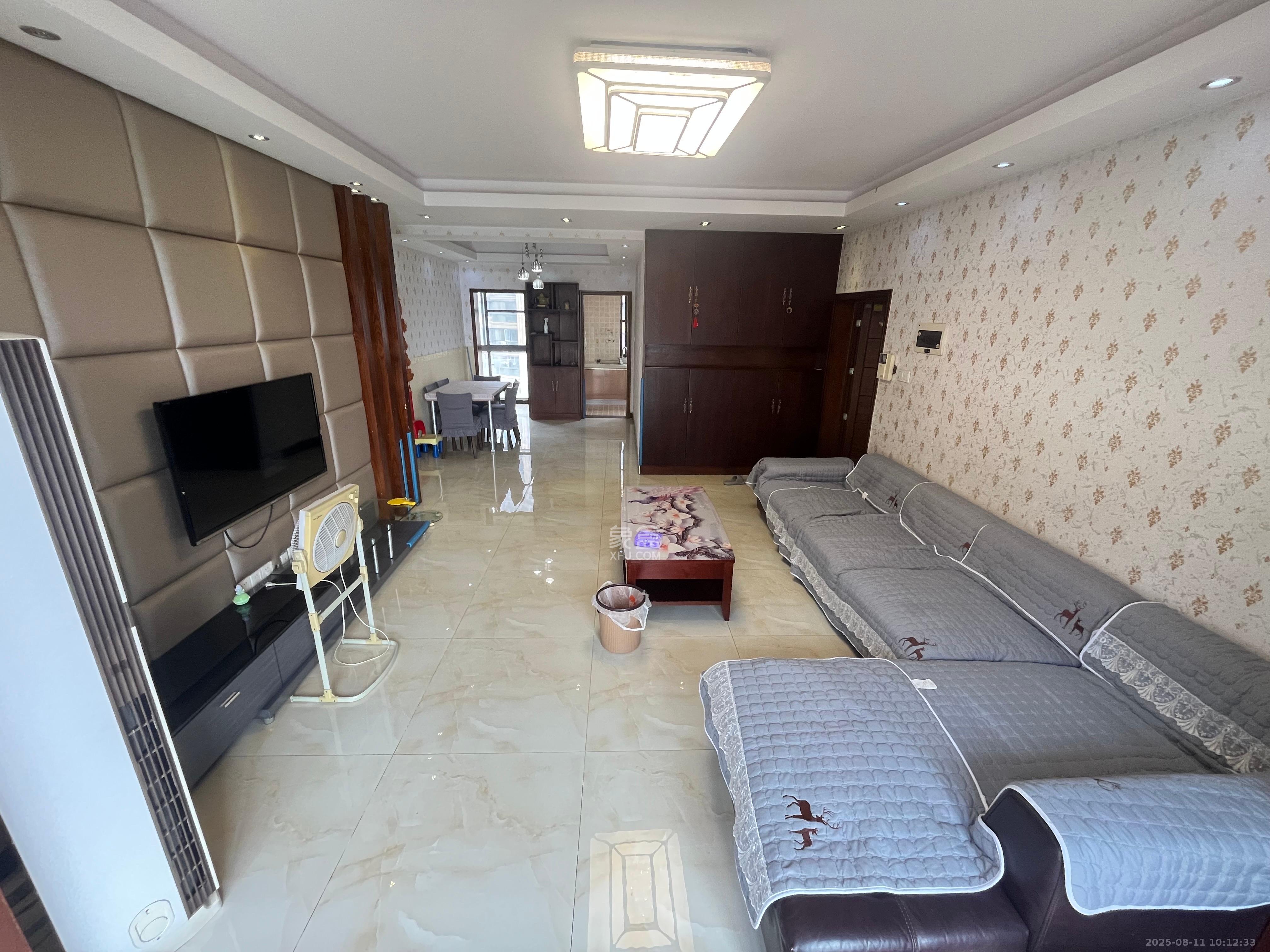 新华都万家城  3室2厅2卫    2600.0元/月 新华都万家城  3室2厅2卫    2600.0元/月室内图