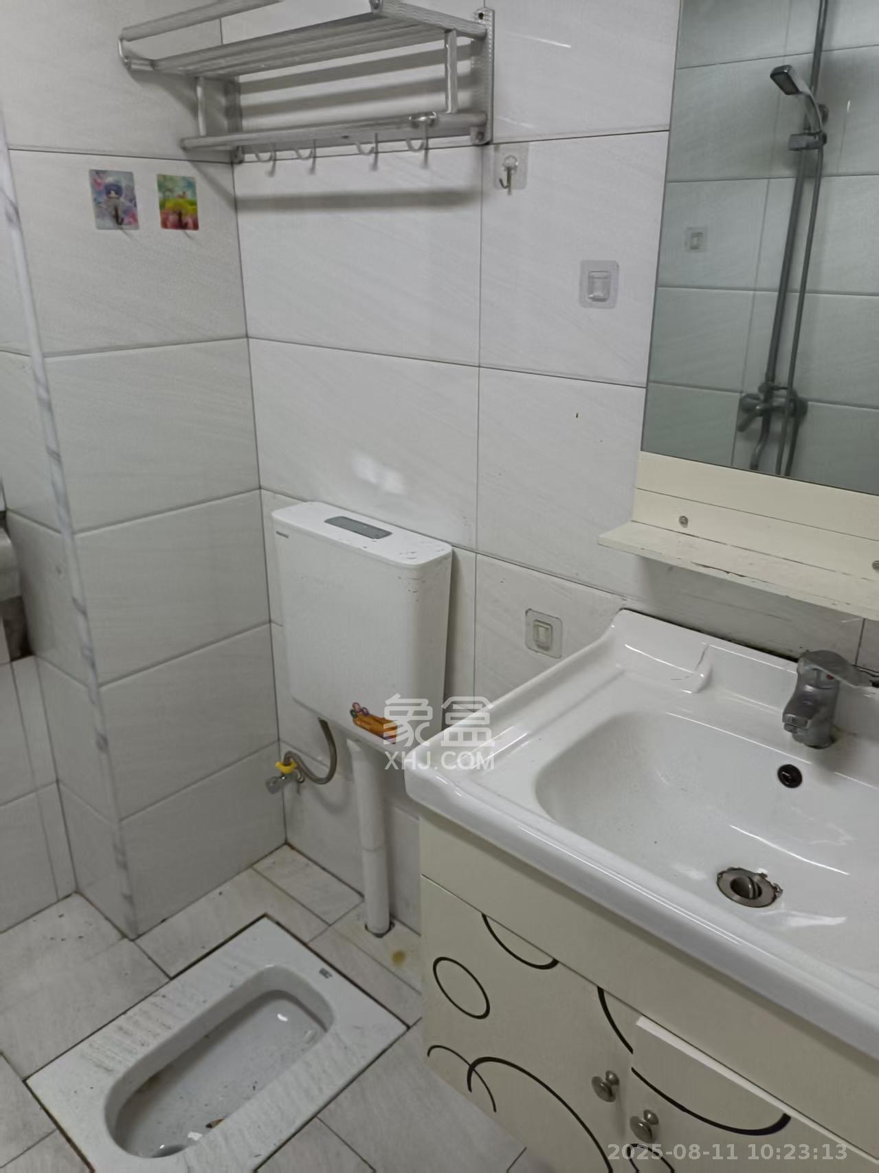 荷韵园  3室2厅2卫    2000.0元/月 荷韵园  3室2厅2卫    2000.0元/月室内图