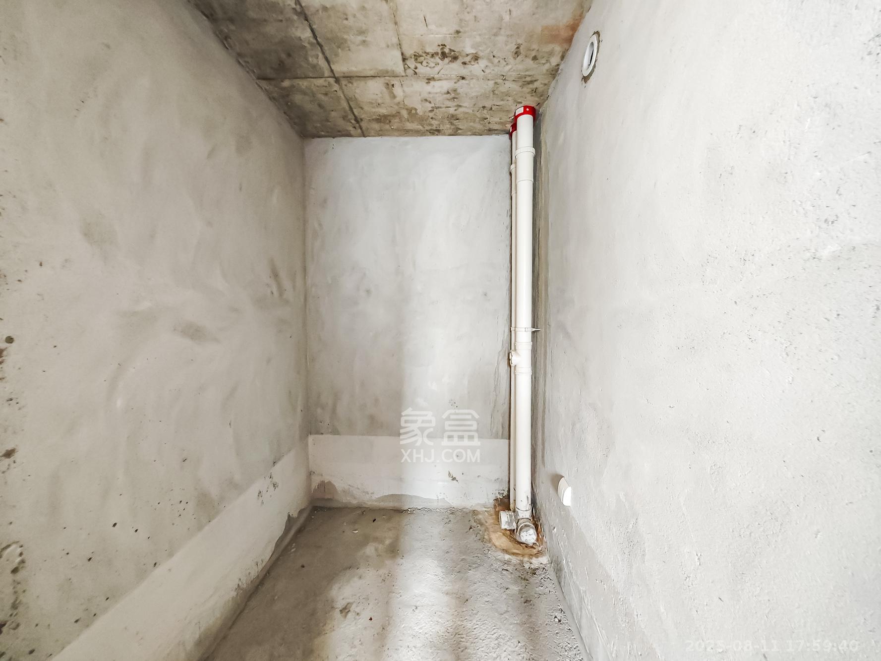 湘江壹号五期  4室2厅3卫    238.0万 湘江壹号五期  4室2厅3卫    238.0万卫生间