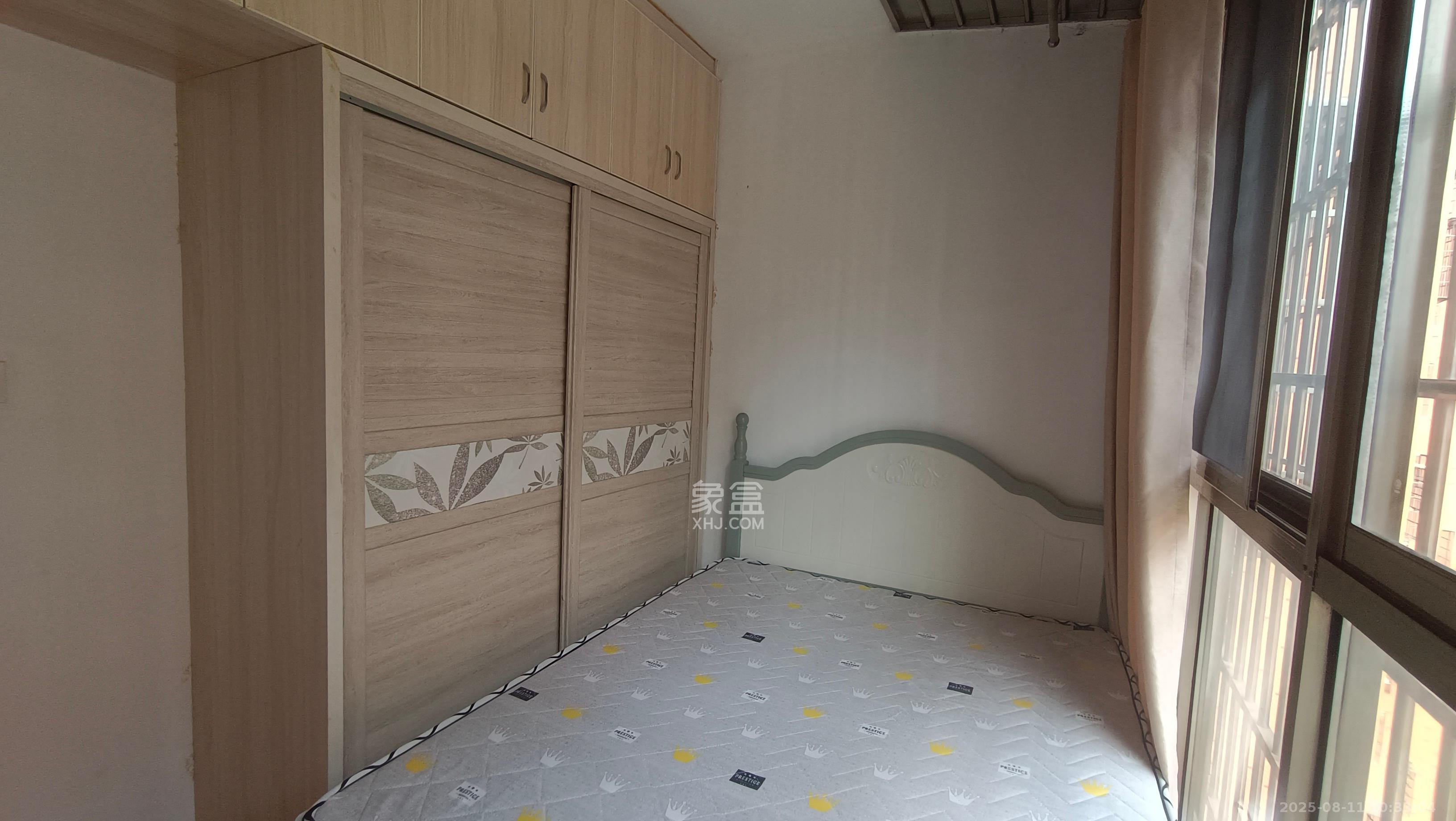 星城新宇月雅苑(月塘小区)  3室2厅1卫    2200.0元/月 星城新宇月雅苑(月塘小区)  3室2厅1卫    2200.0元/月室内图