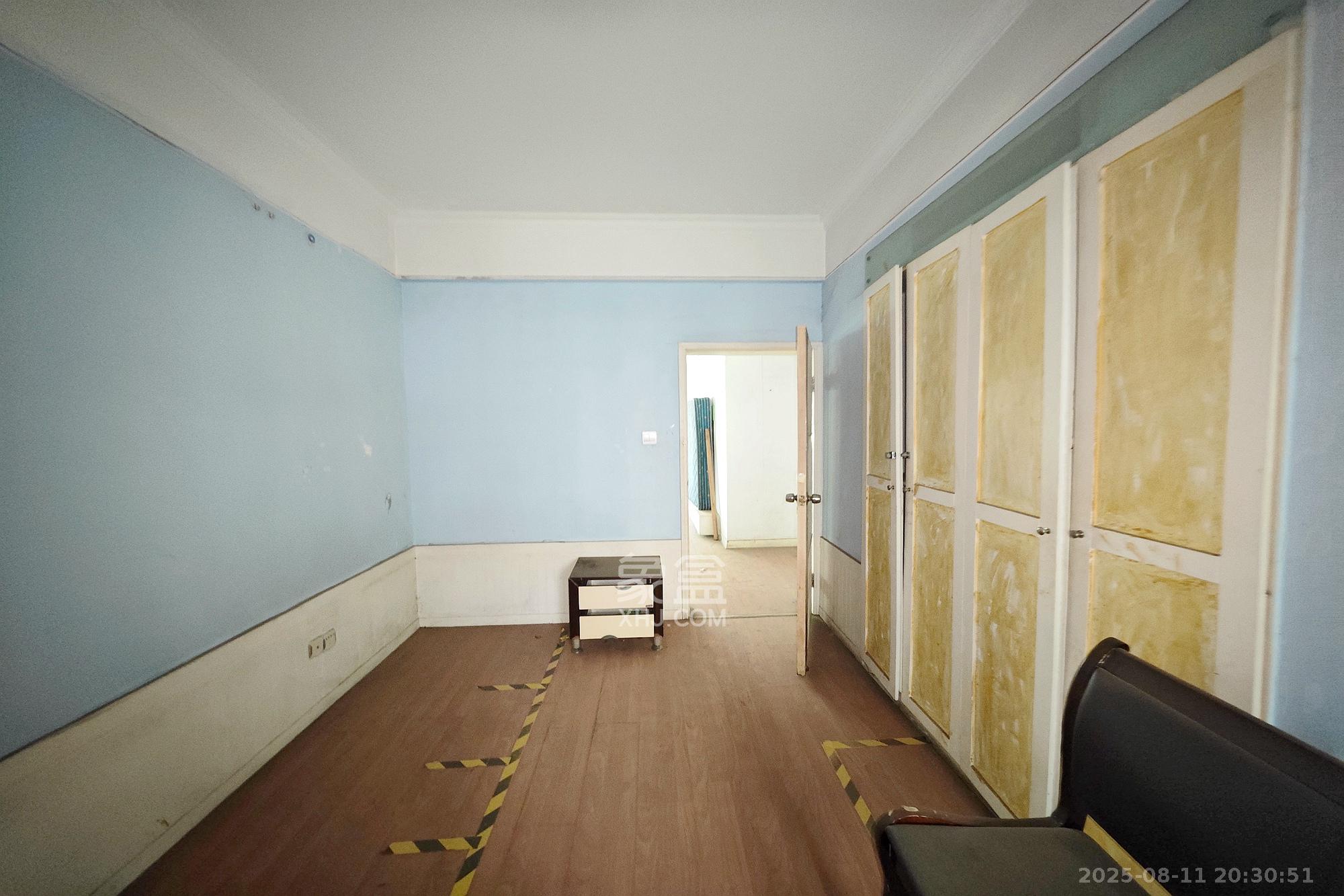 宏轩花苑 3室2厅1卫 95.0万 宏轩花苑 3室2厅1卫 95.0万卧室