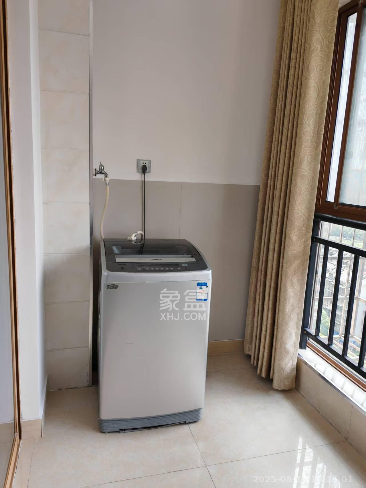 锑都家园  3室2厅2卫    2000.0元/月室内图