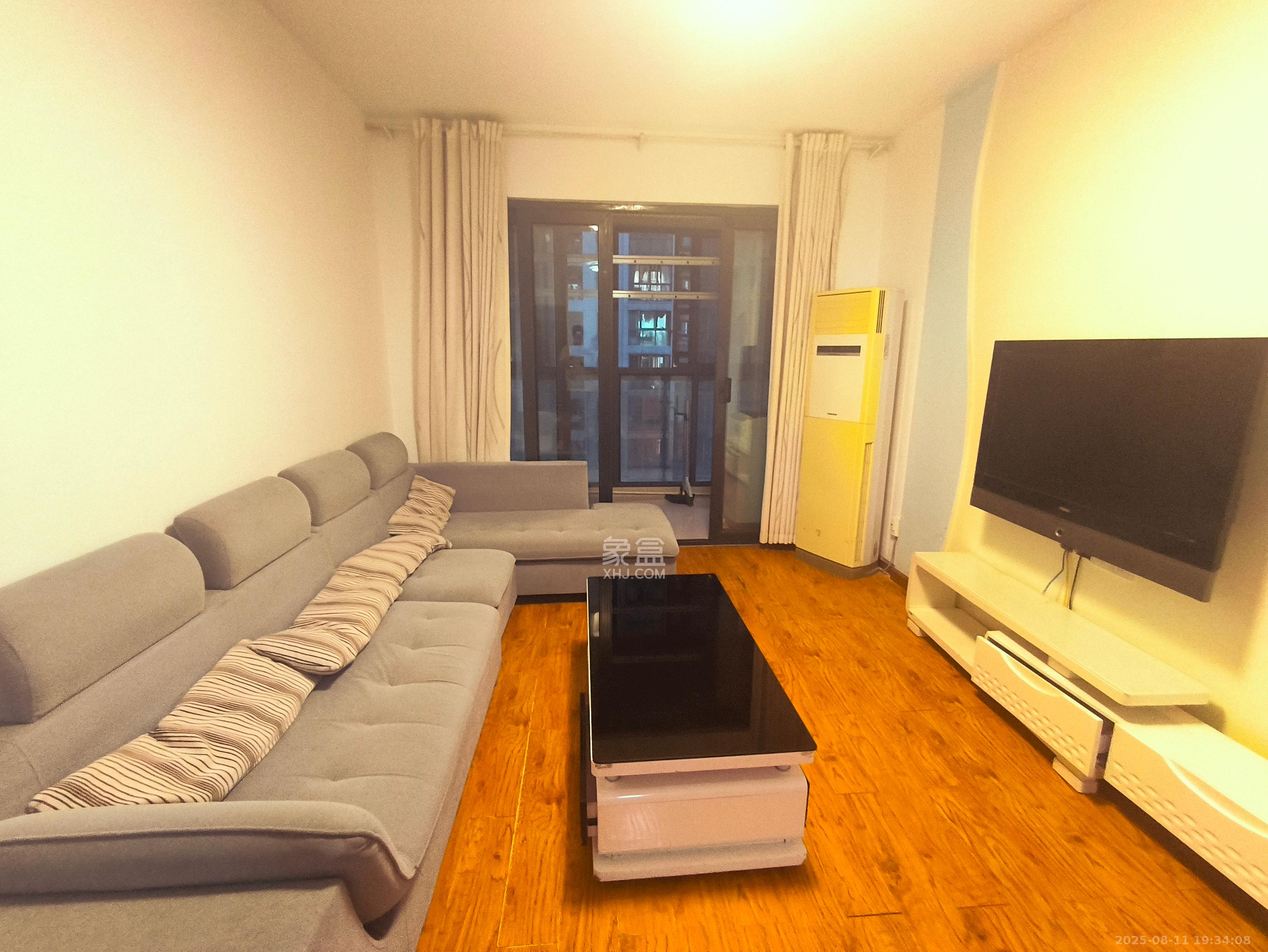 高鑫麓城 3室2厅1卫 2400.0元/月 高鑫麓城 3室2厅1卫 2400.0元/月室内图