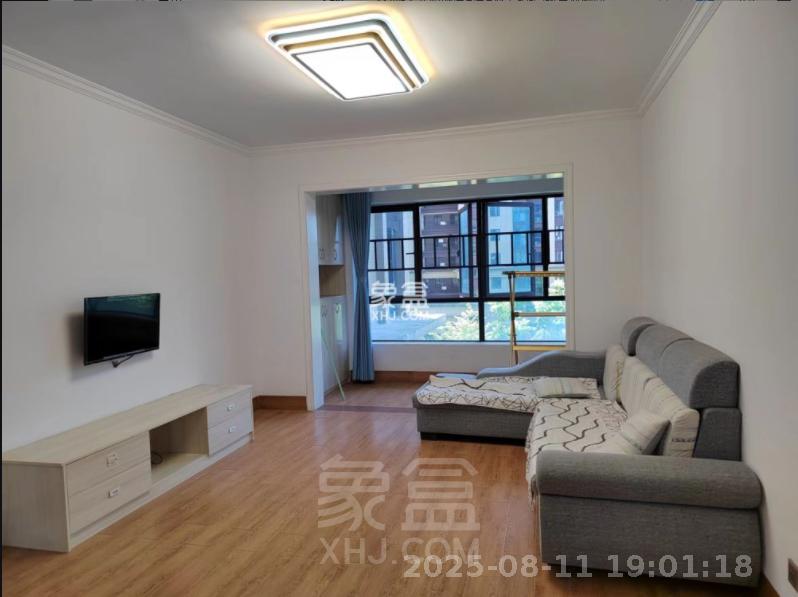 春藤小镇 3室2厅2卫 1800.0元/月 春藤小镇 3室2厅2卫 1800.0元/月室内图