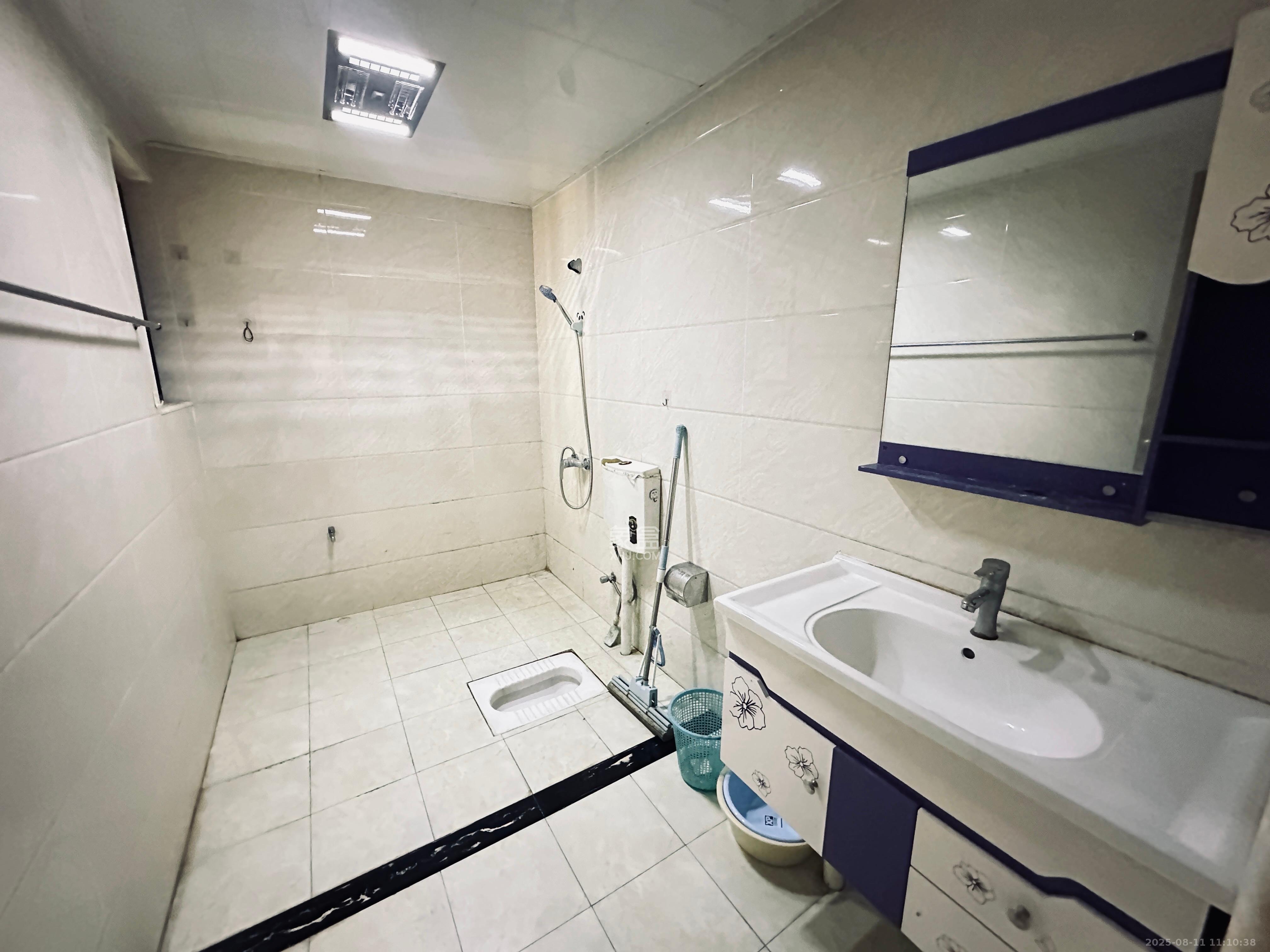 西山汇景一、二期 3室2厅2卫 3500.0元/月 西山汇景一、二期 3室2厅2卫 3500.0元/月室内图