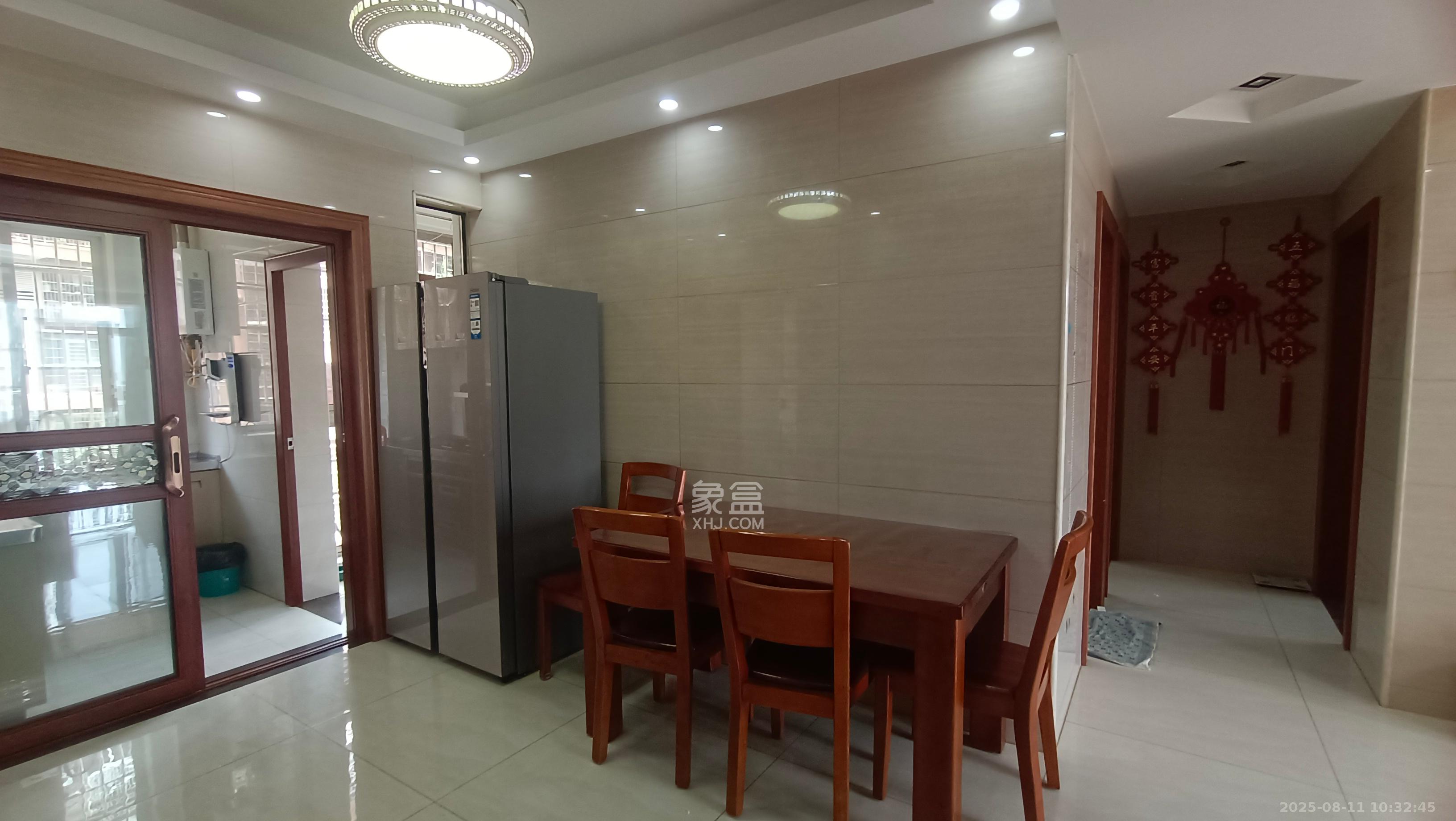 星城新宇月雅苑(月塘小区)  3室2厅1卫    2200.0元/月 星城新宇月雅苑(月塘小区)  3室2厅1卫    2200.0元/月室内图