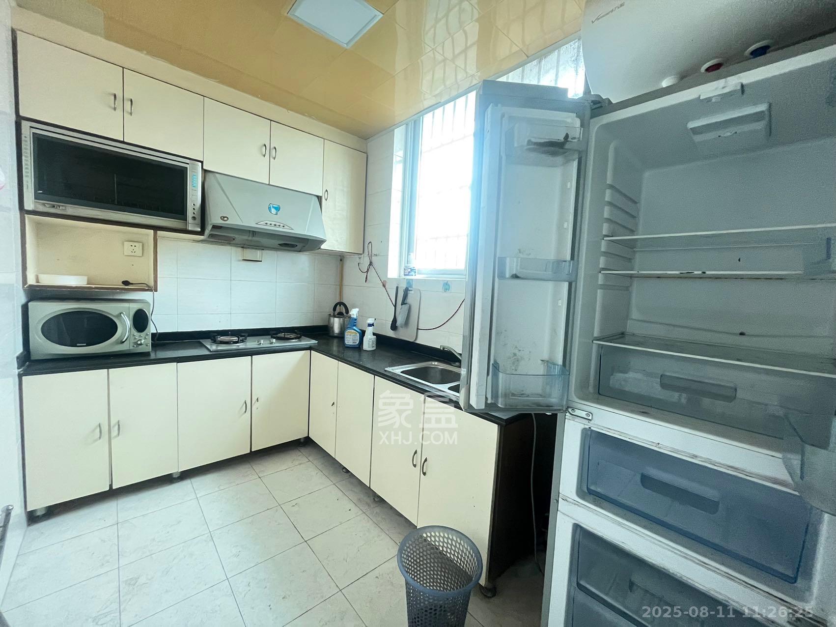 恩瑞麓山名园（龙王港小区）  2室2厅2卫    2100.0元/月室内图