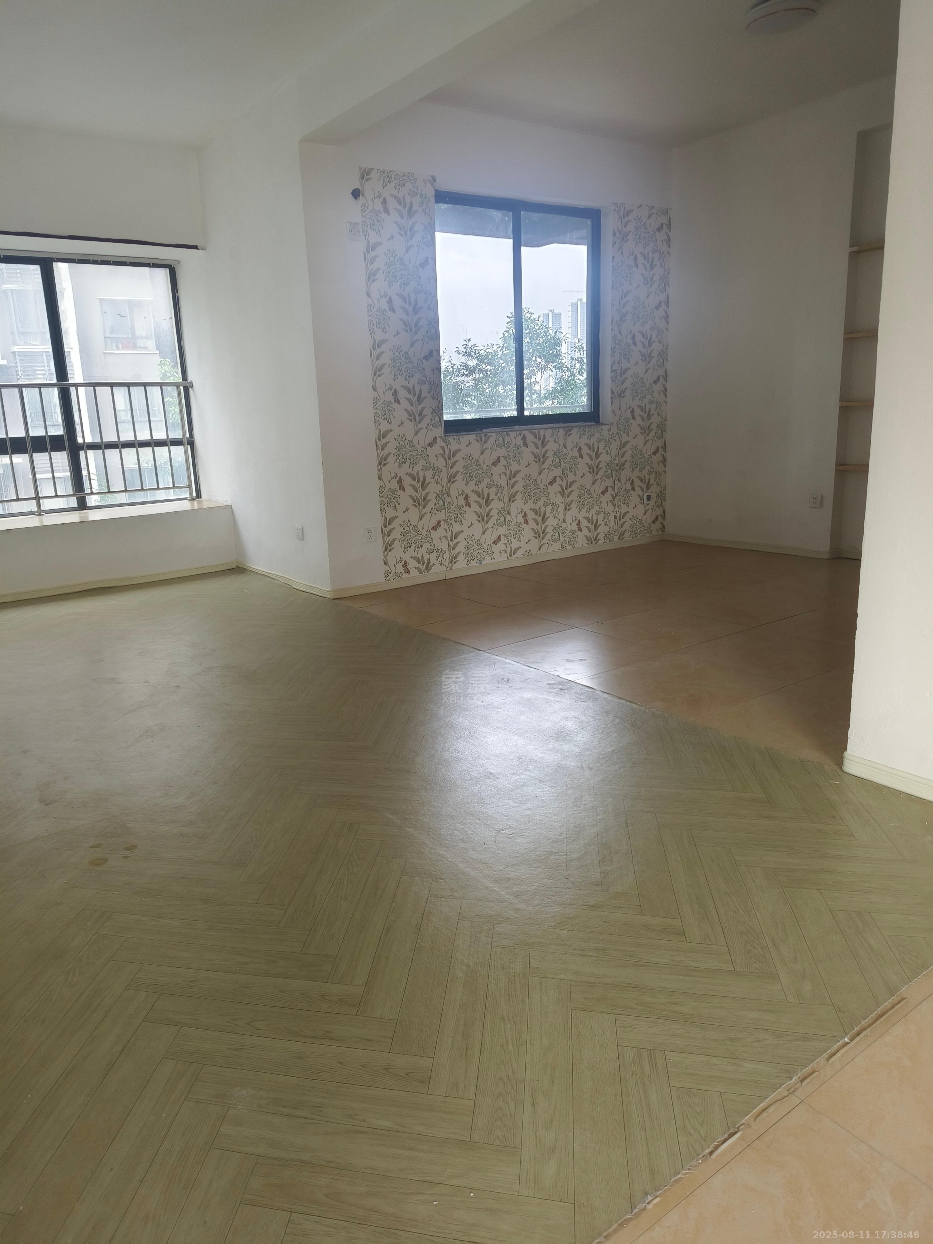 近水楼台 3室2厅2卫 1500.0元/月 近水楼台 3室2厅2卫 1500.0元/月室内图