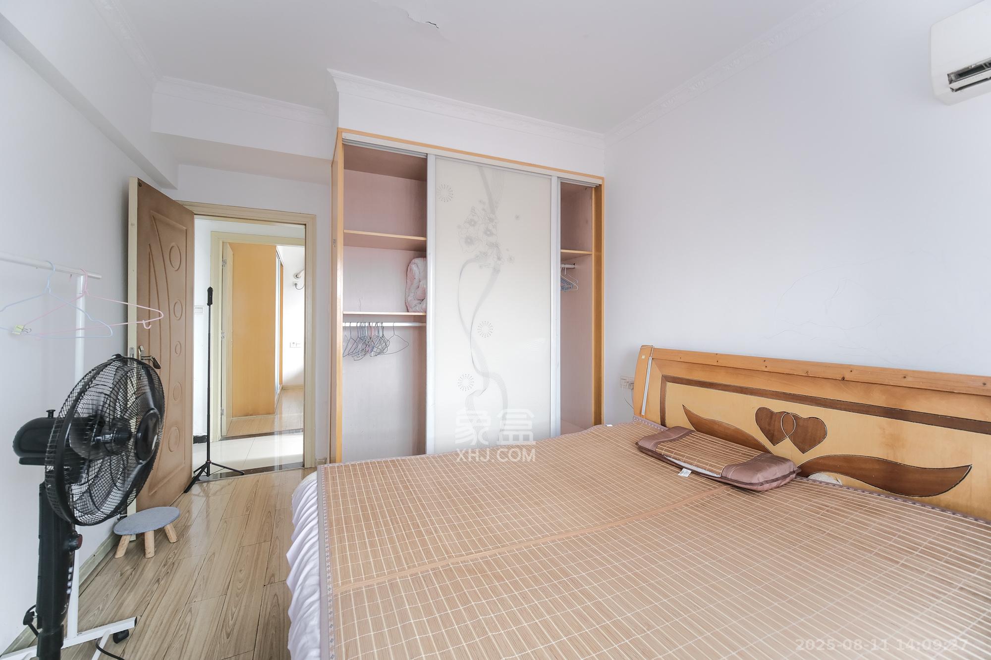 世景华庭 2室2厅1卫 43.0万 世景华庭 2室2厅1卫 43.0万卧室