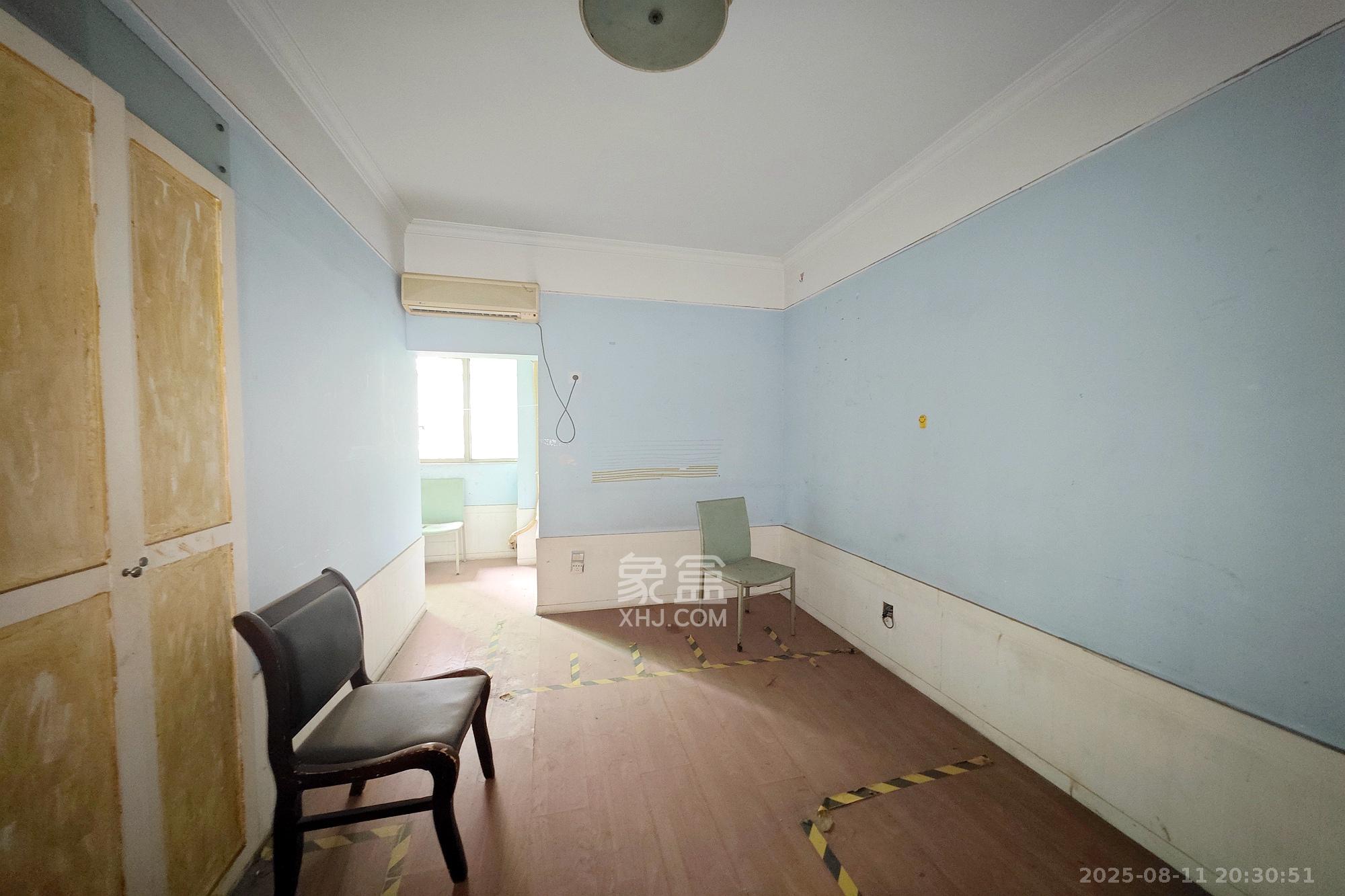 宏轩花苑 3室2厅1卫 95.0万 宏轩花苑 3室2厅1卫 95.0万卧室