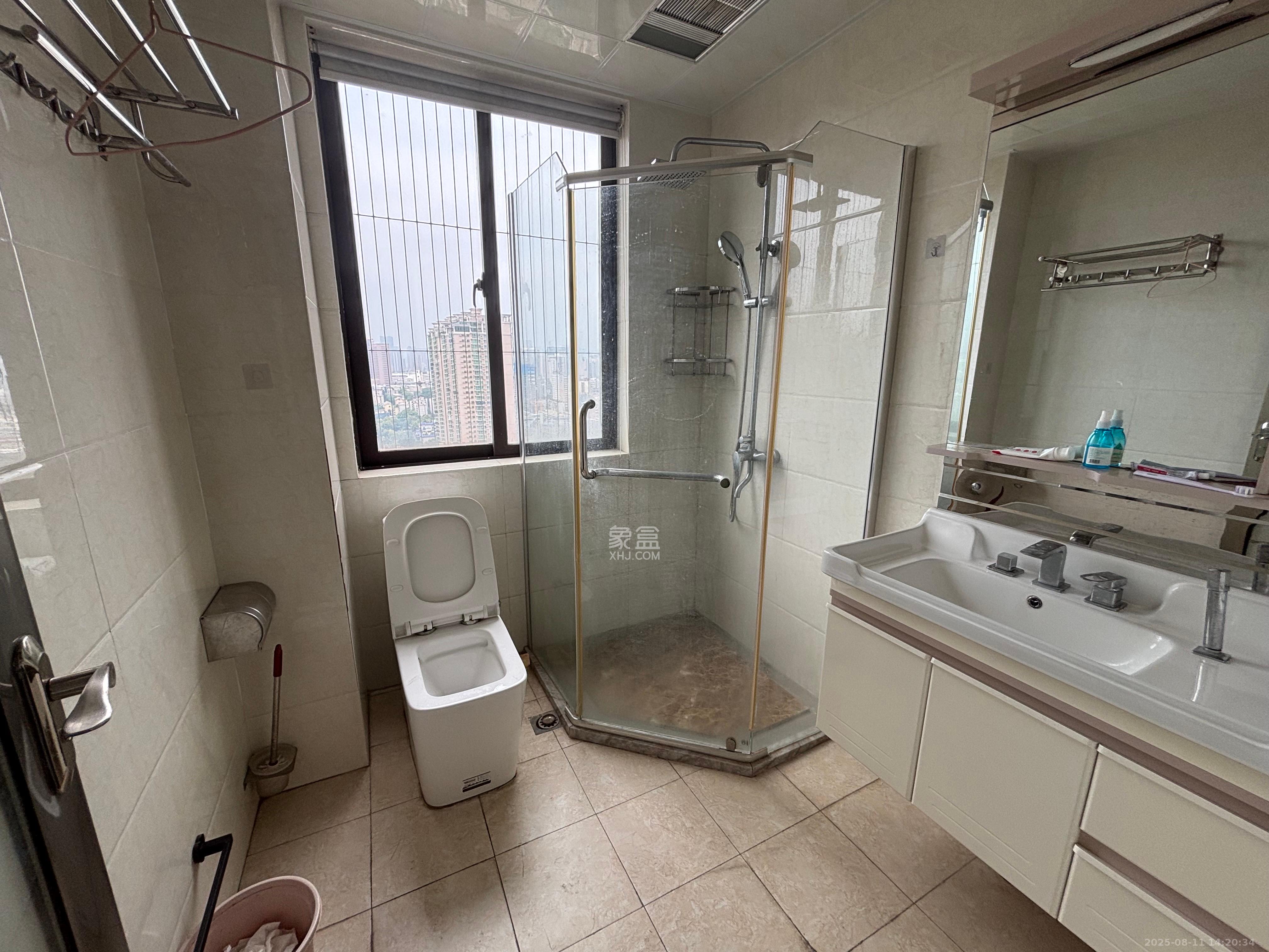 芒果天地(芒果雅苑) 3室2厅2卫 2600.0元/月 芒果天地(芒果雅苑) 3室2厅2卫 2600.0元/月室内图