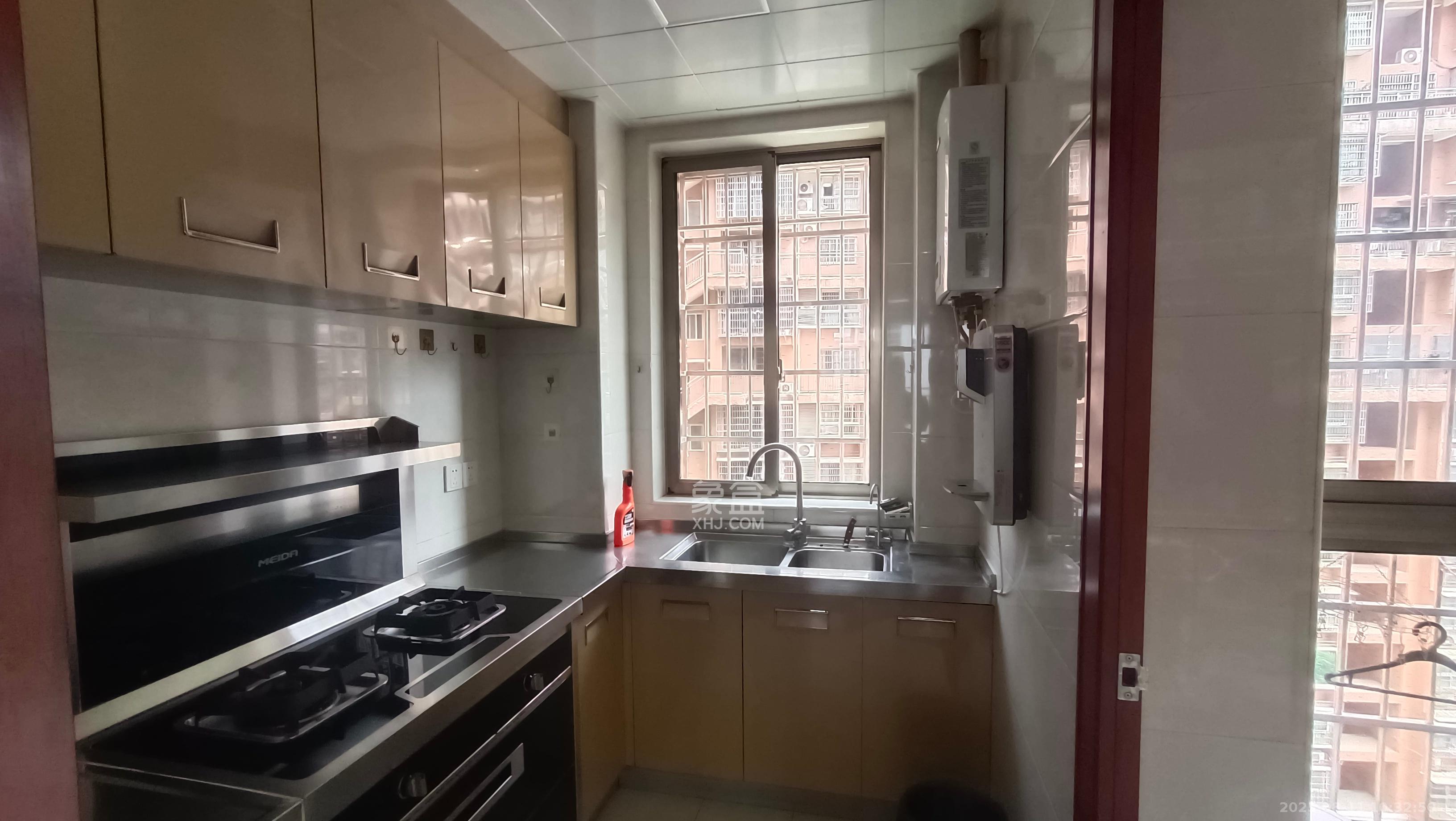 星城新宇月雅苑(月塘小区)  3室2厅1卫    2200.0元/月 星城新宇月雅苑(月塘小区)  3室2厅1卫    2200.0元/月室内图