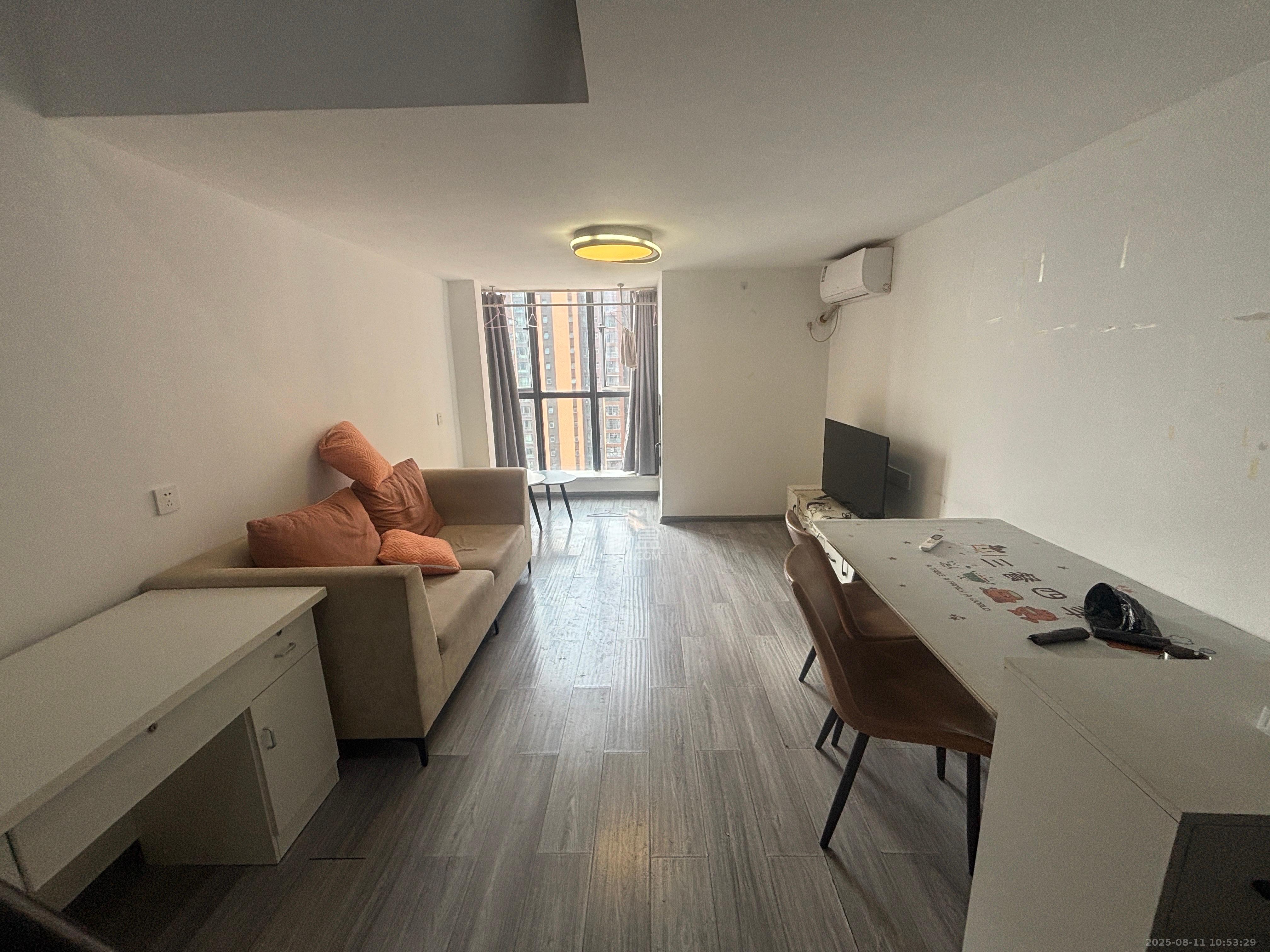 碧桂园星城首府 1室1厅1卫 1300.0元/月 碧桂园星城首府 1室1厅1卫 1300.0元/月室内图